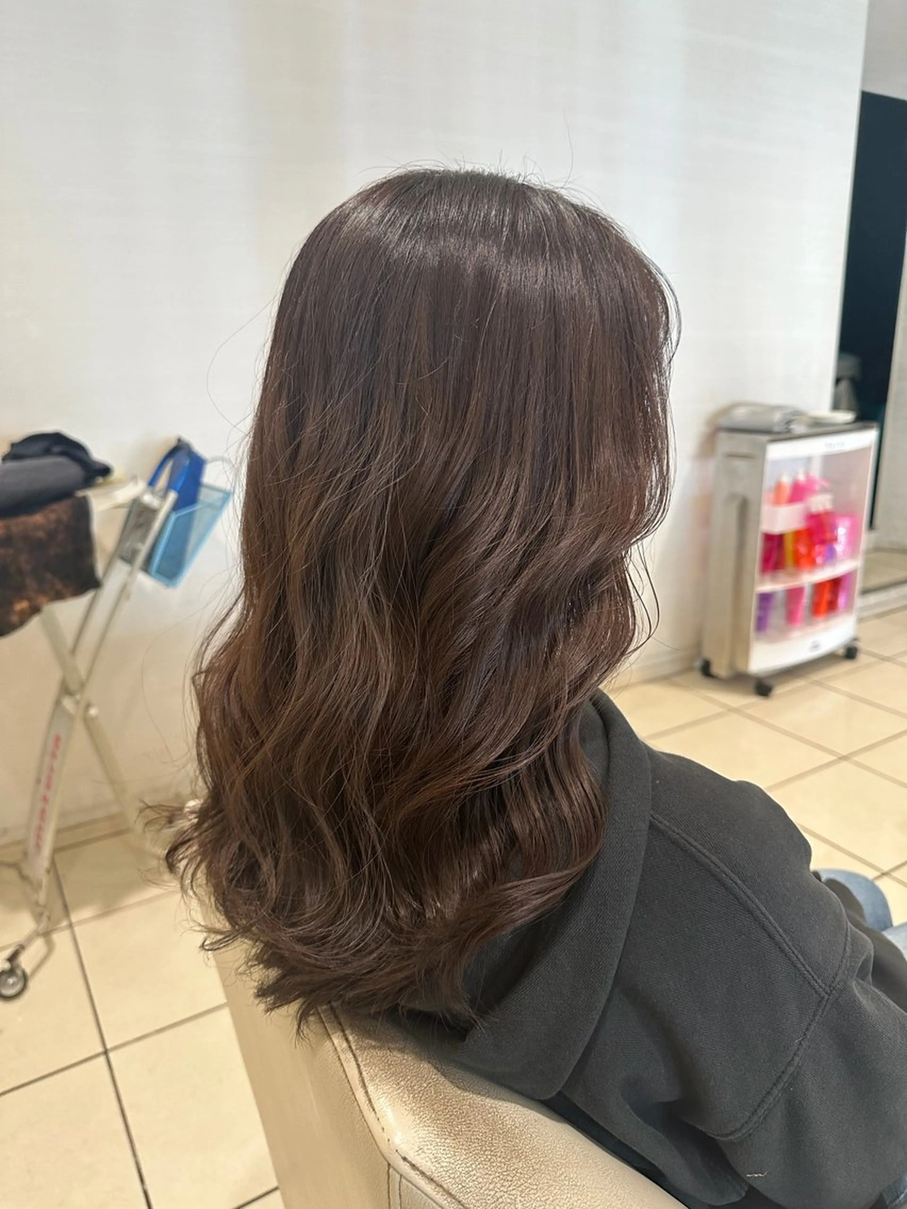 ロング カラー ヘアカラー 海希/ブリーチ透明カ ラー/レイヤーカットのヘアスタイル