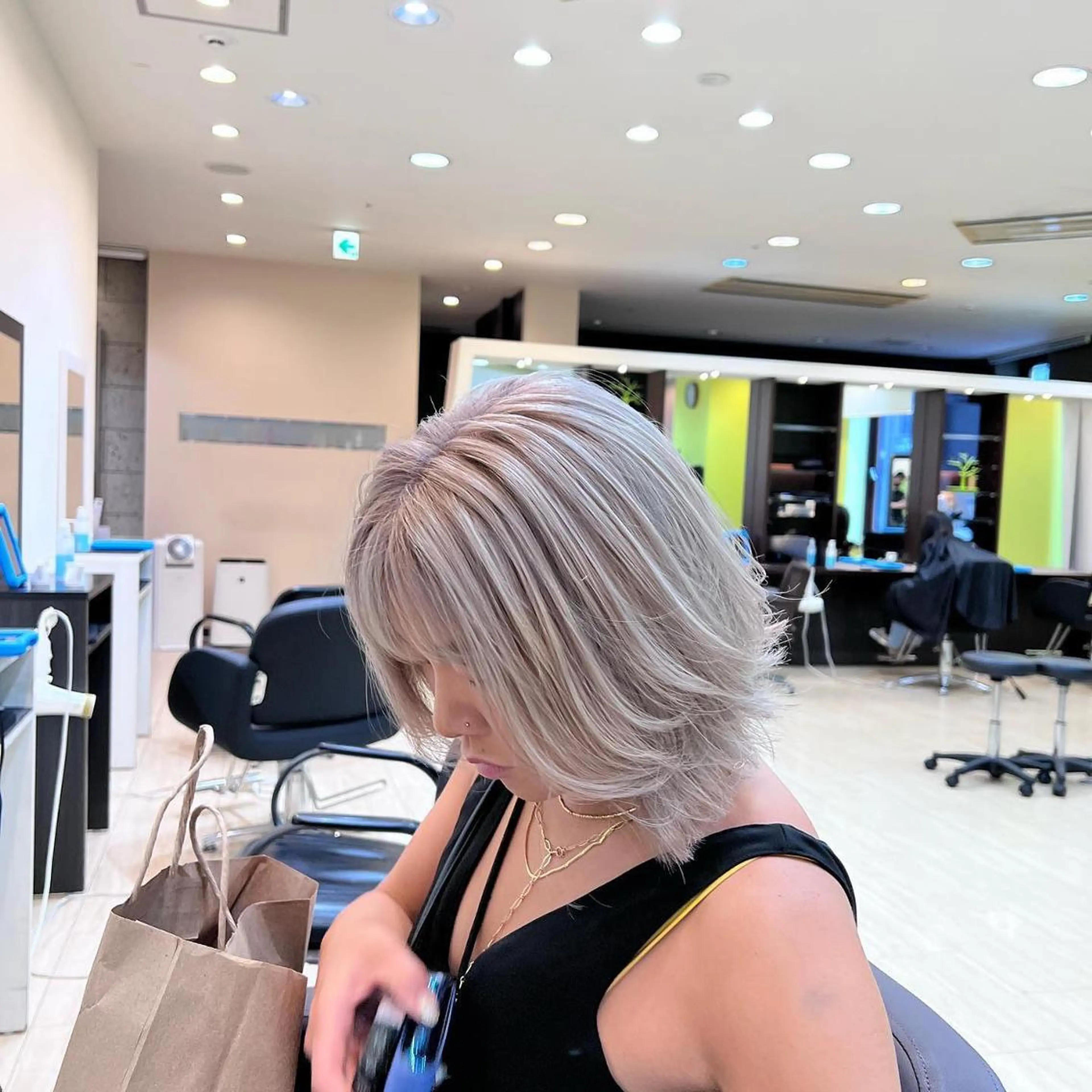 ミディアム カラー メンズ メンズバレイヤージュ メンズブリーチ メンズハイライト メンズハイトーン メンズインナーカラー 🩷Eny terrace🩷のヘアスタイル