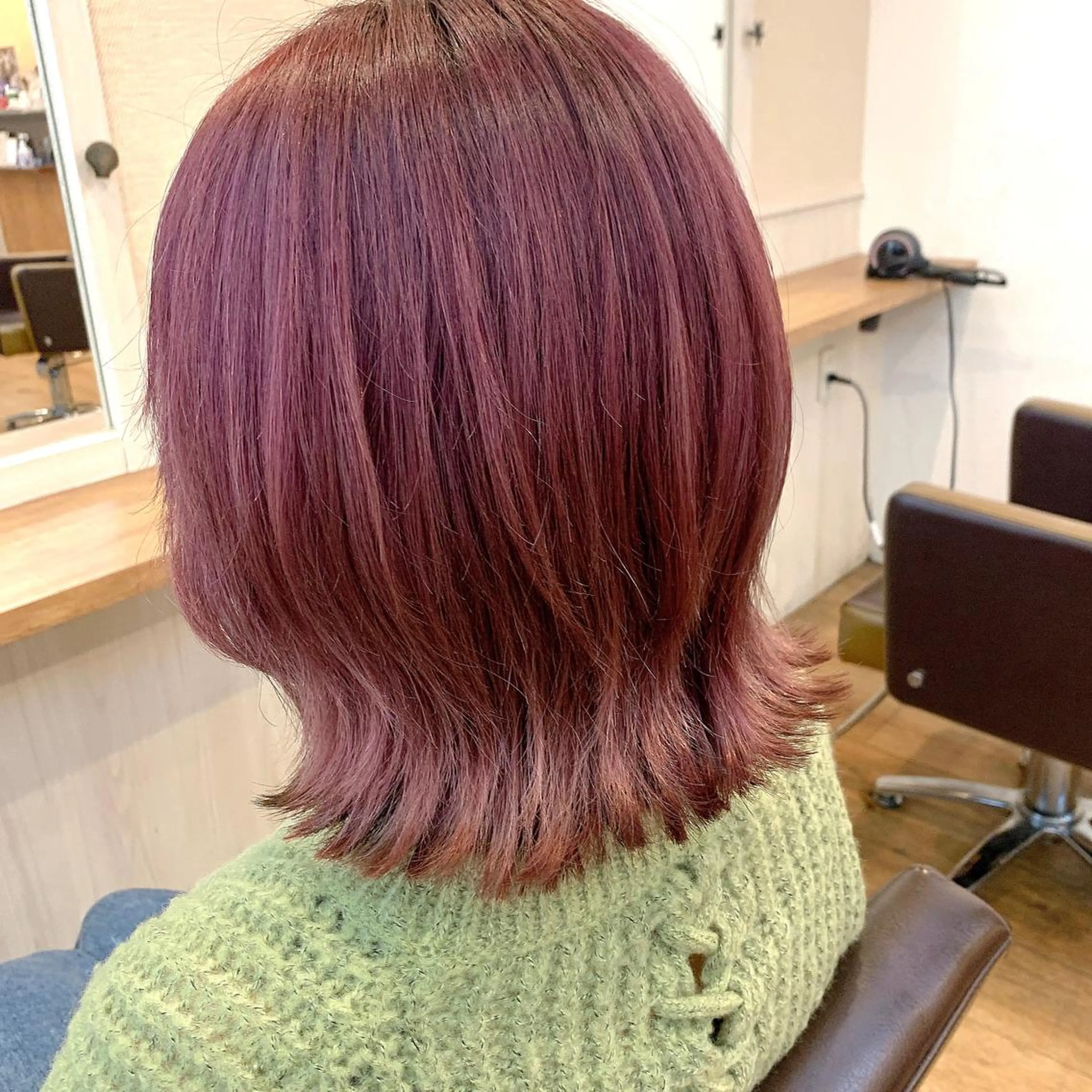 ショート カラー NUMBER_ ユイナのヘアスタイル