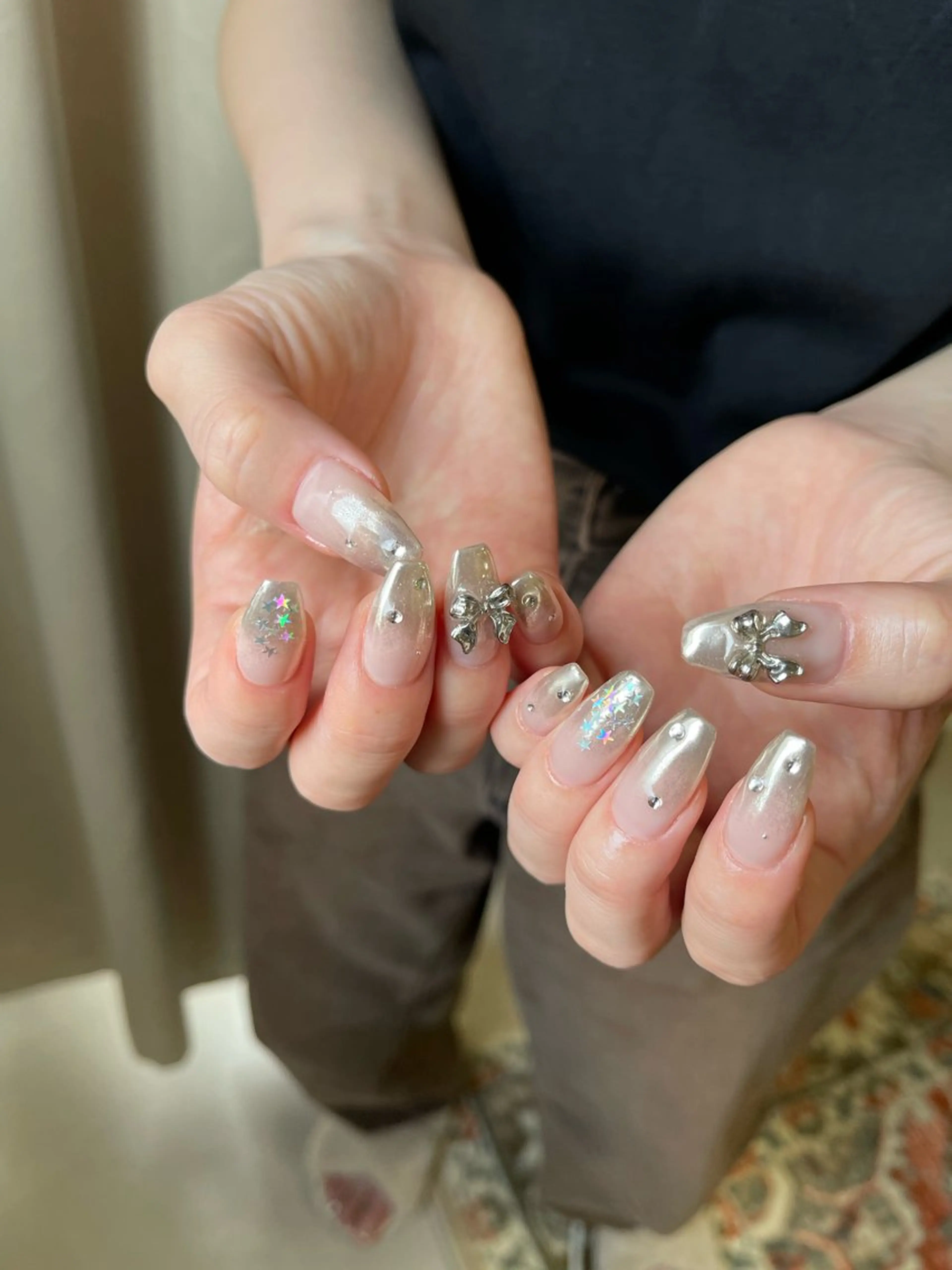 ネイル グラデーション キラキラネイル シルバー ハンドネイル フットネイル Utopia nail_のネイルデザイン