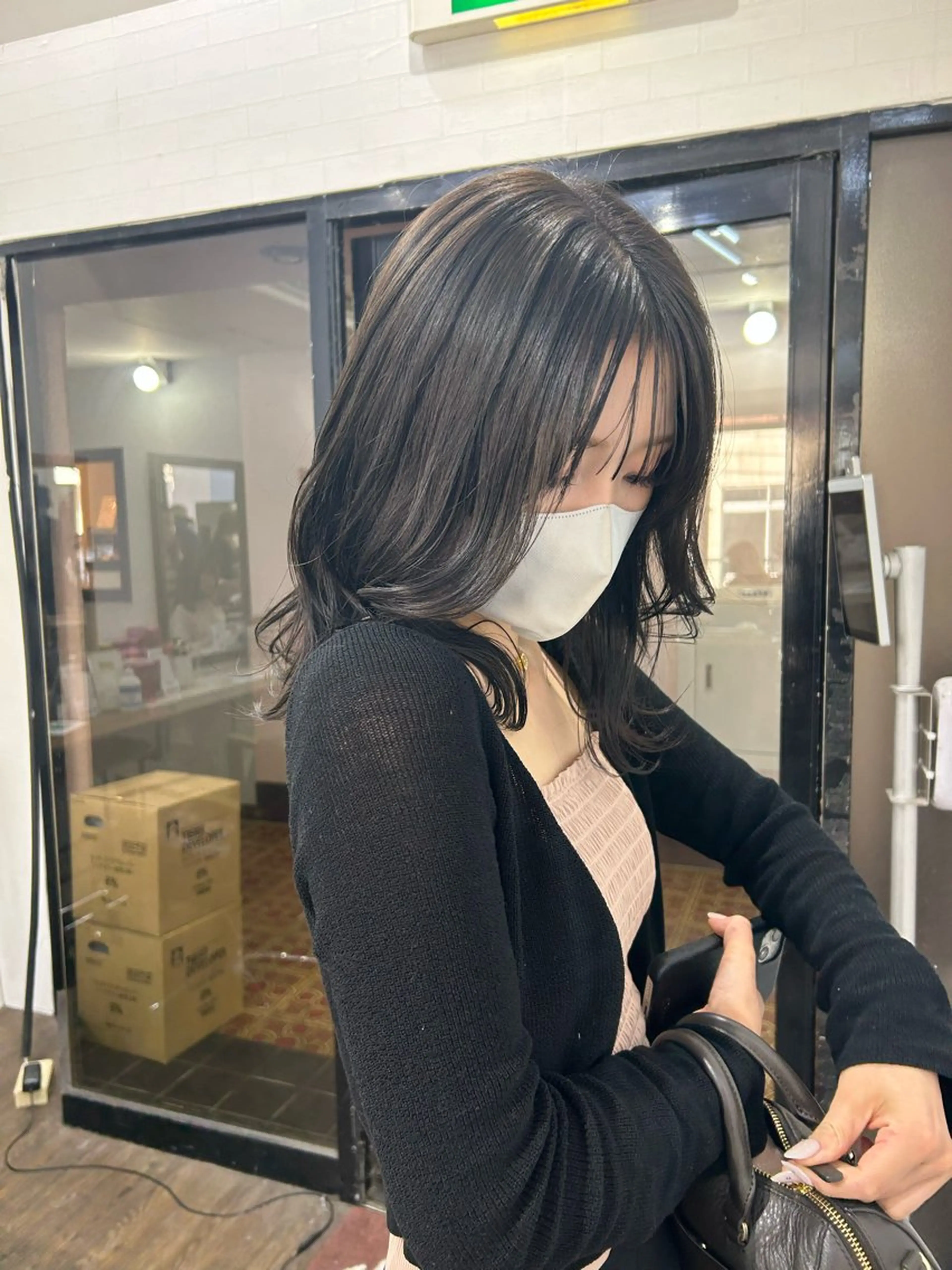 ミディアム Yui. レイヤー/パーマのヘアスタイル