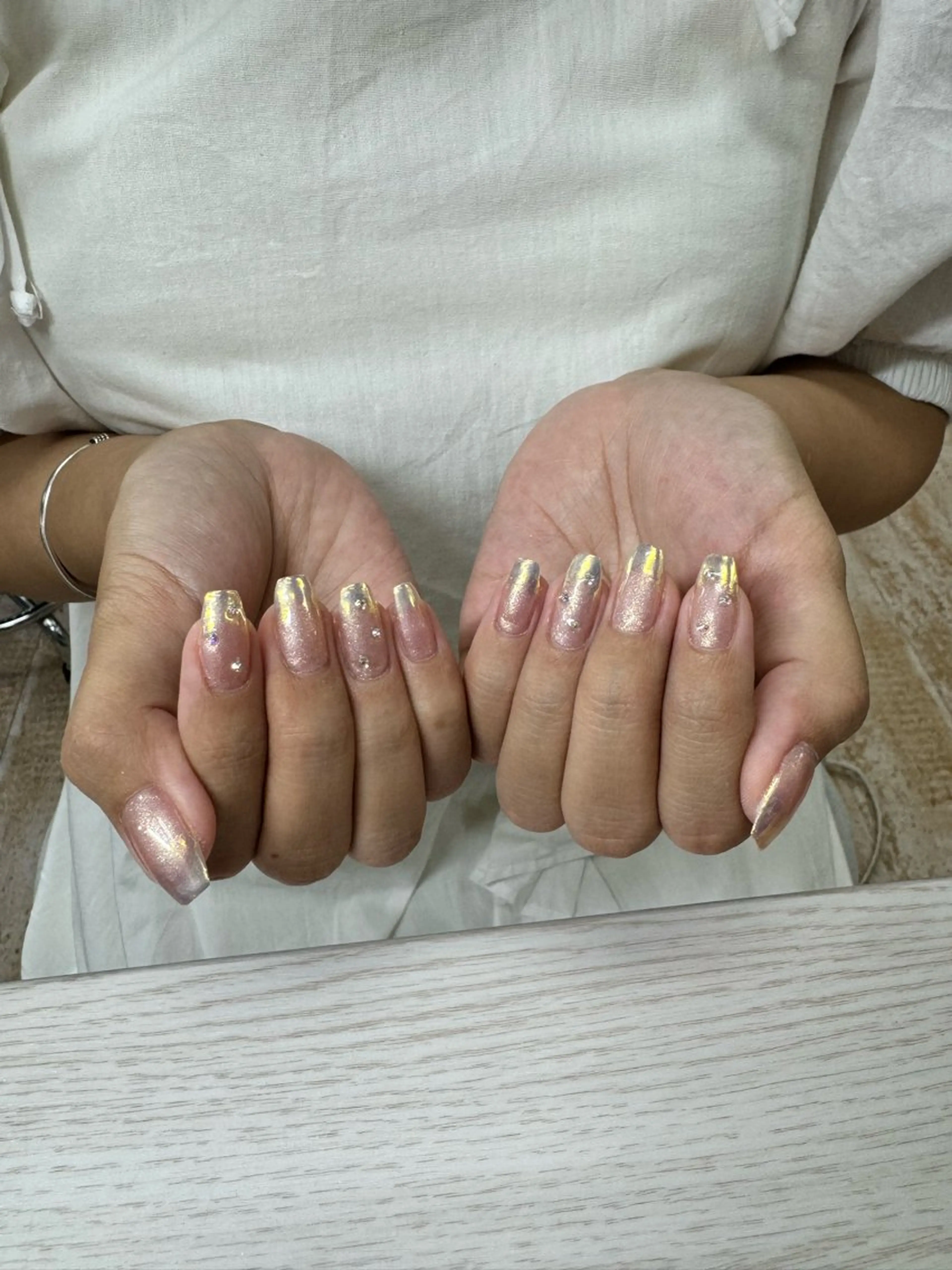 ネイル ラメ(グリッター) ミラーネイル VENUSBELT 杏のネイルデザイン
