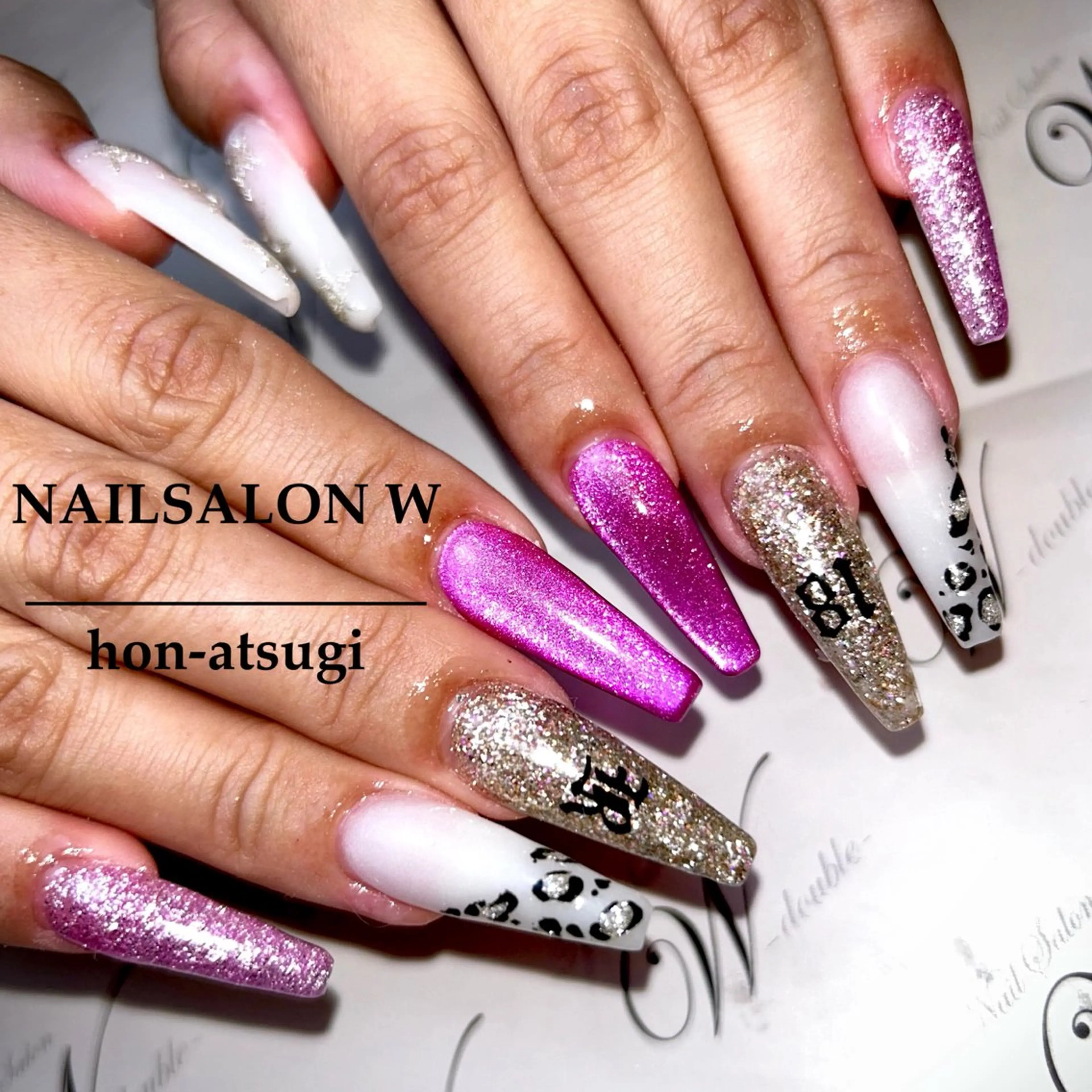 セミロング ハンドネイル ネイルサロン ダブルのネイルデザイン