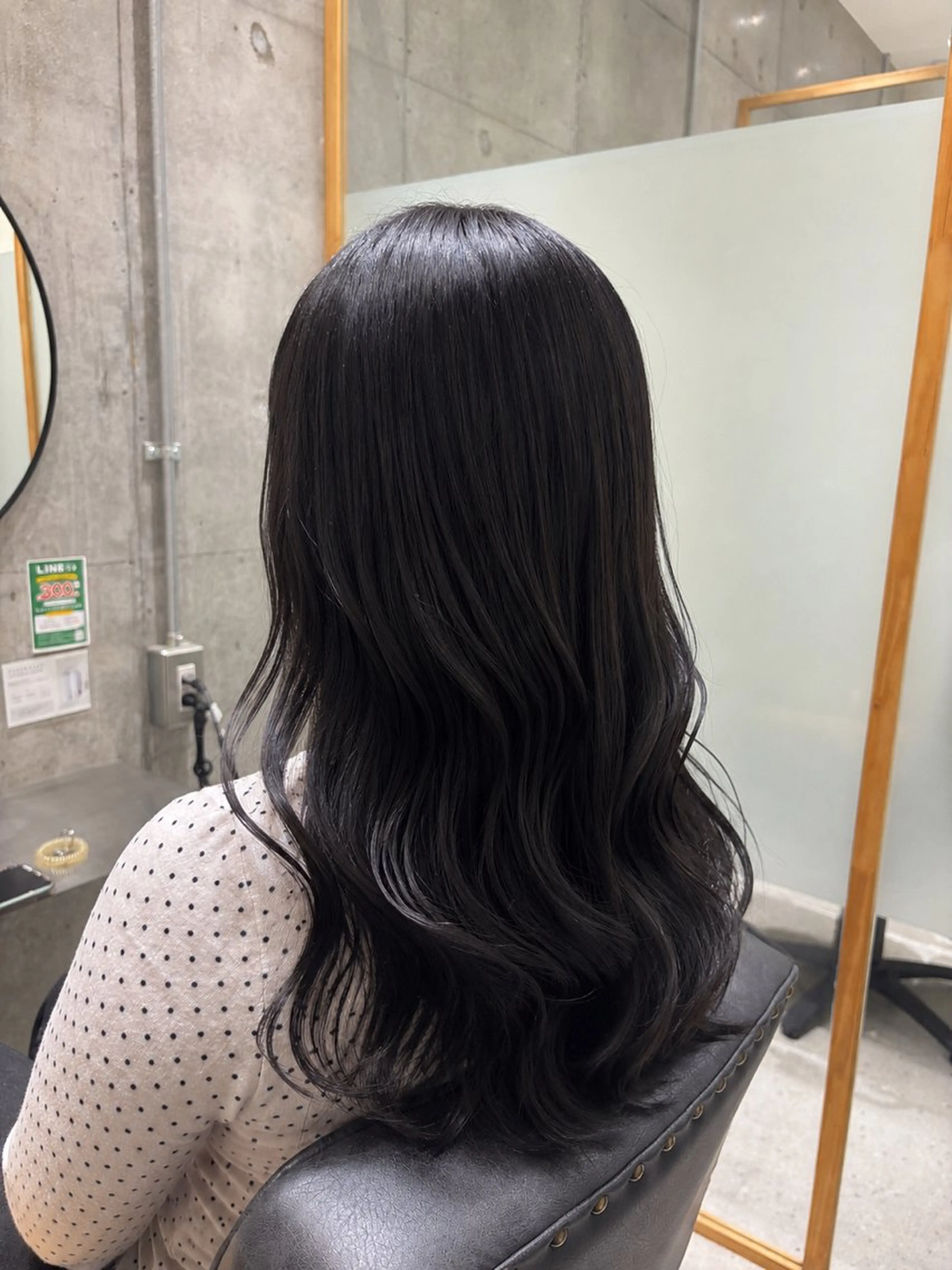 カラー 透明感カラー ダークグレー ヘアカラー Cocoro 艶カラーのヘアスタイル