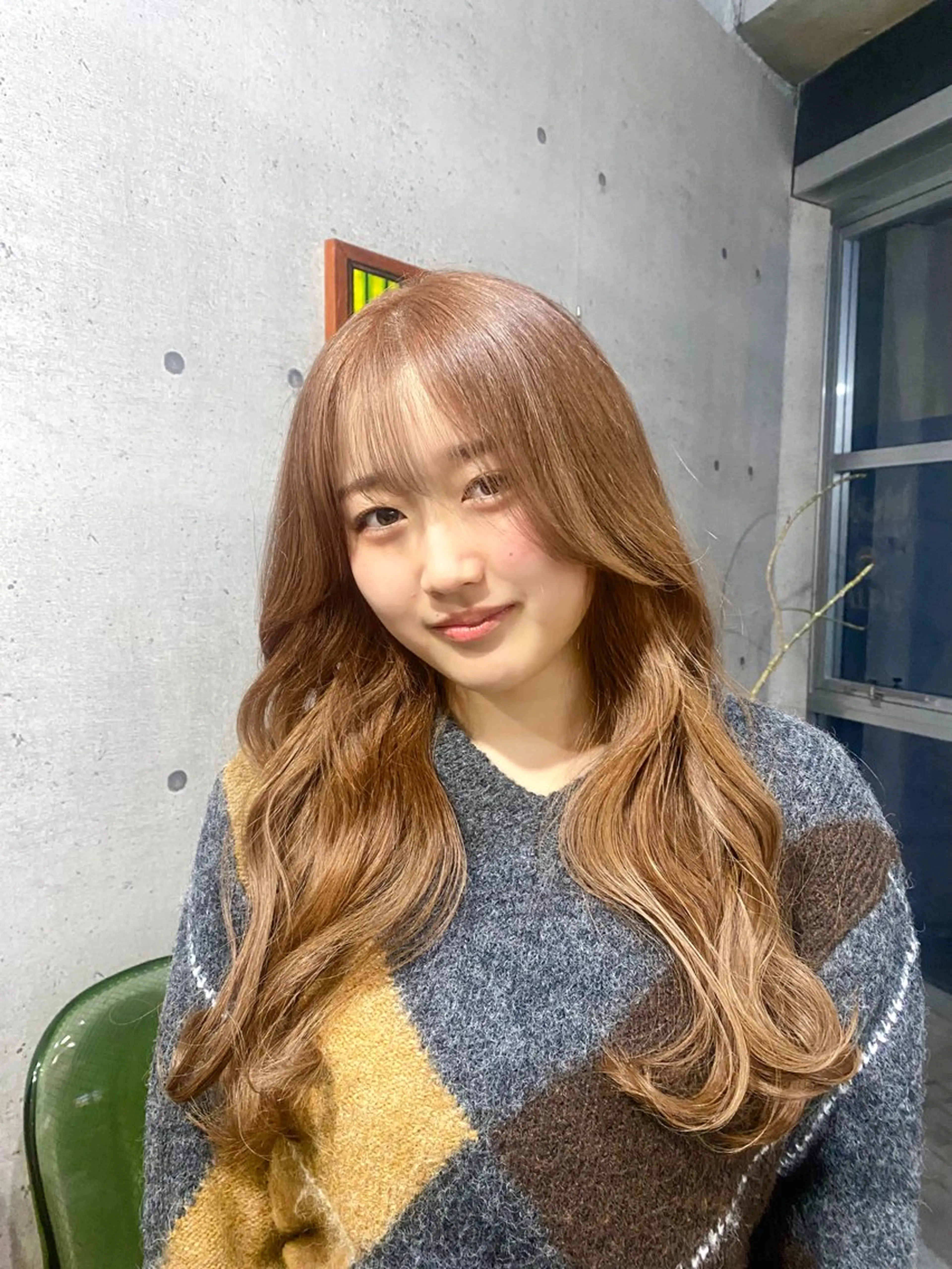 ロング 顔まわりレイヤー 顔周りカット レイヤーカット ブリーチカラー🎀 LiLi🫧のヘアスタイル