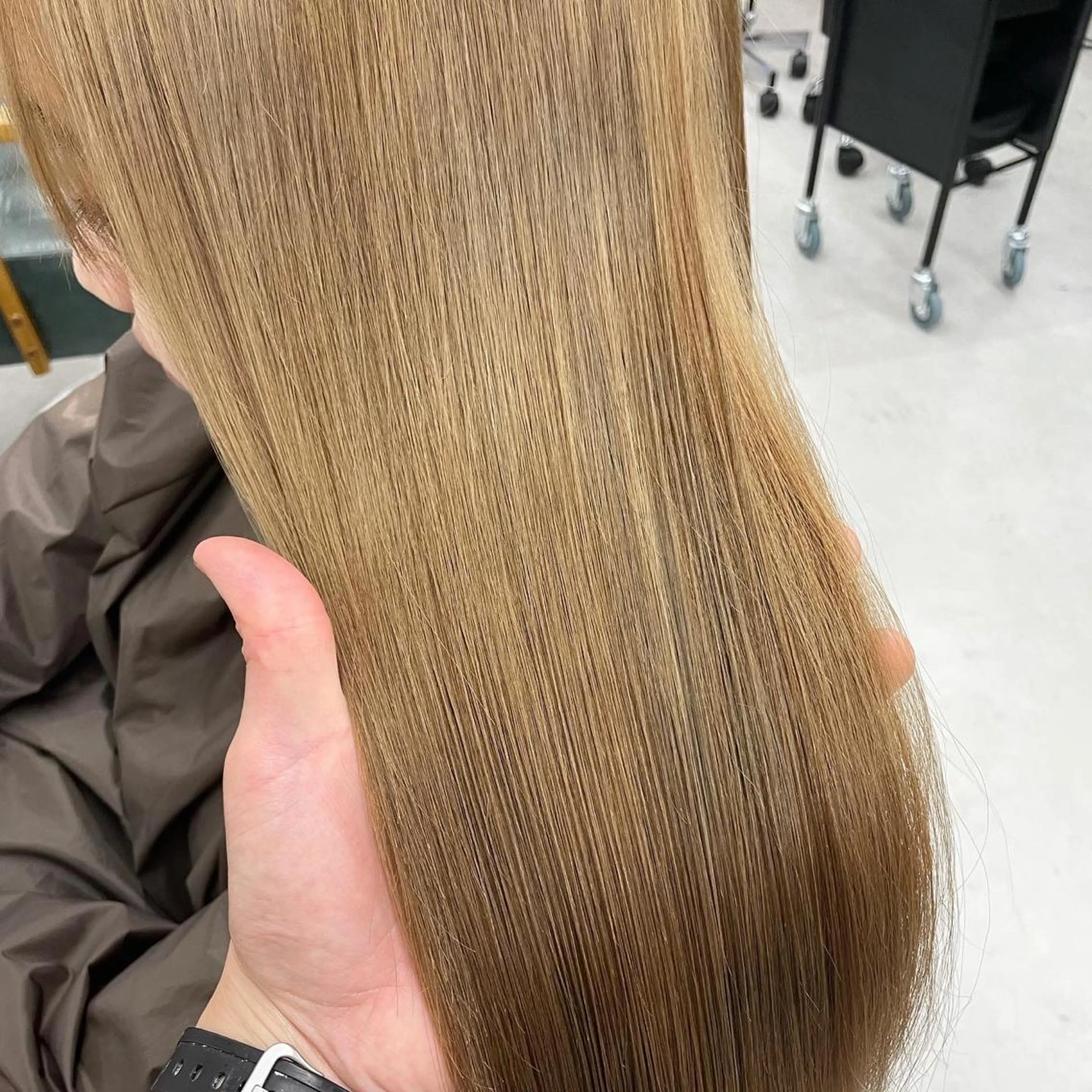 セミロング カラー ヘアカラー トリートメント Lull1人美容室 バレイヤージュのヘアスタイル