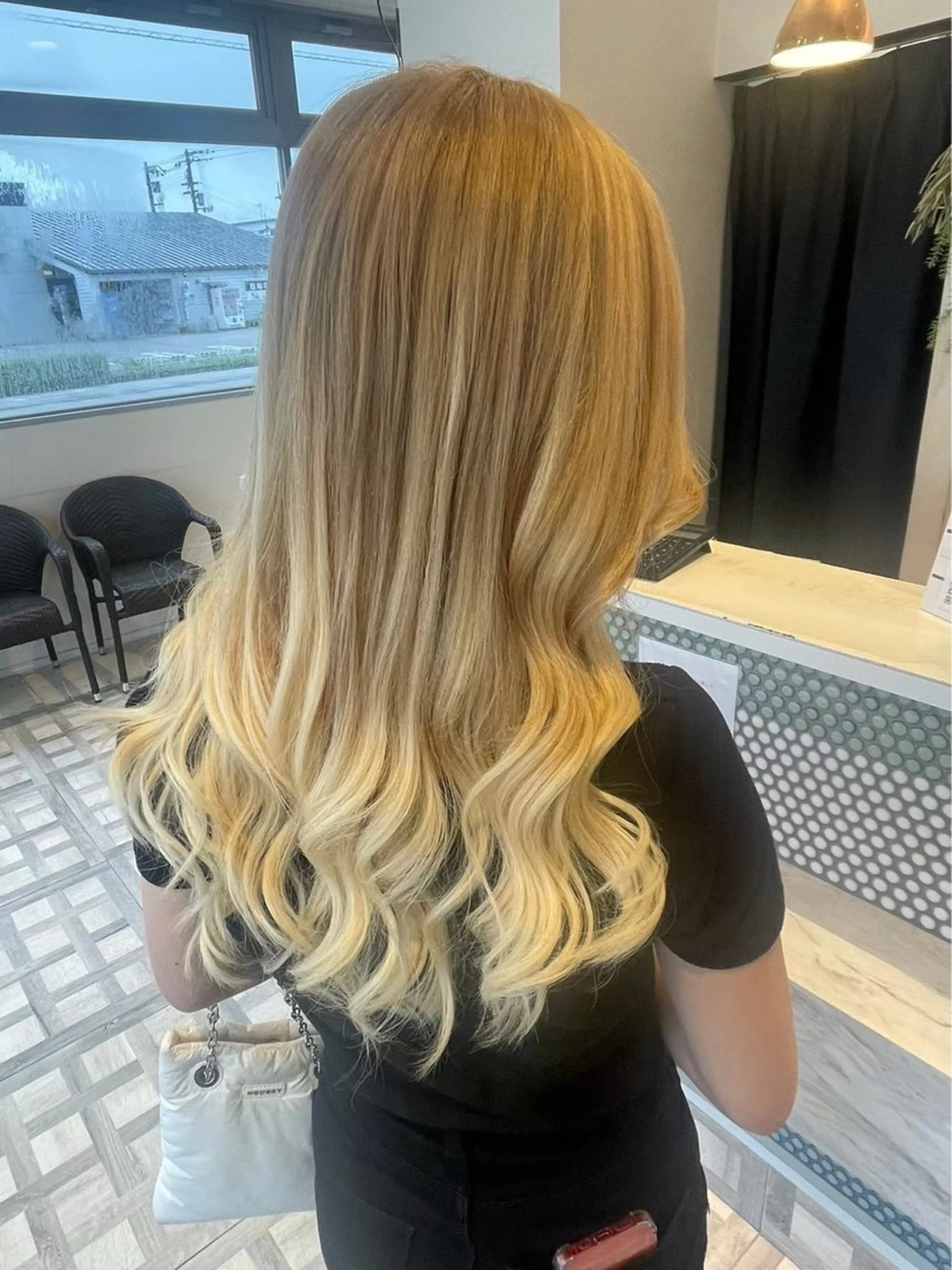 ロング カラー パーマ ヘアアレンジ ハイトーンカラー 学生限定メニュー あり‼️鈴木咲千😸のヘアスタイル