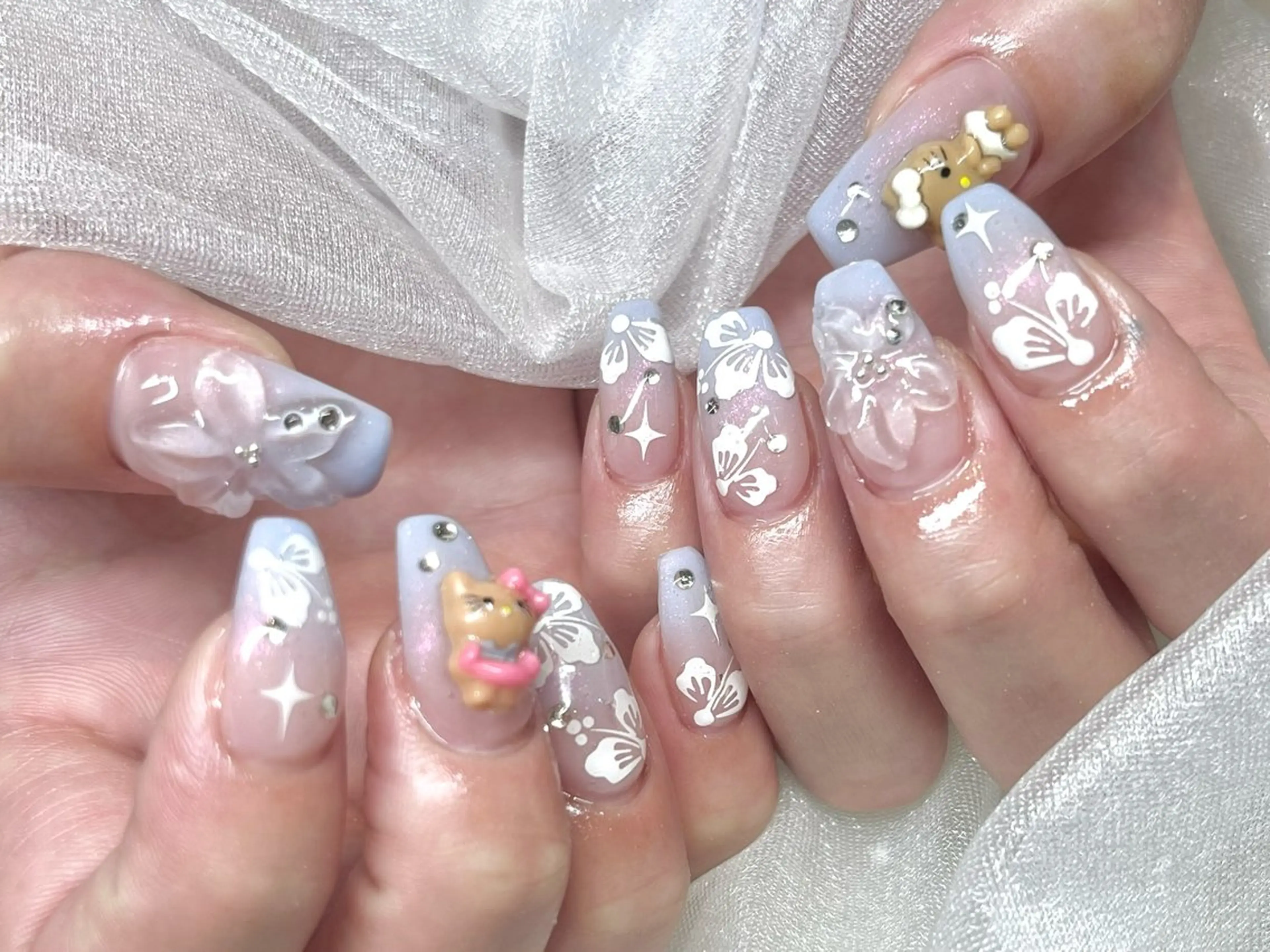 ネイル ハンドネイル moca心斎橋店 Aina🐈‍⬛🤍のネイルデザイン