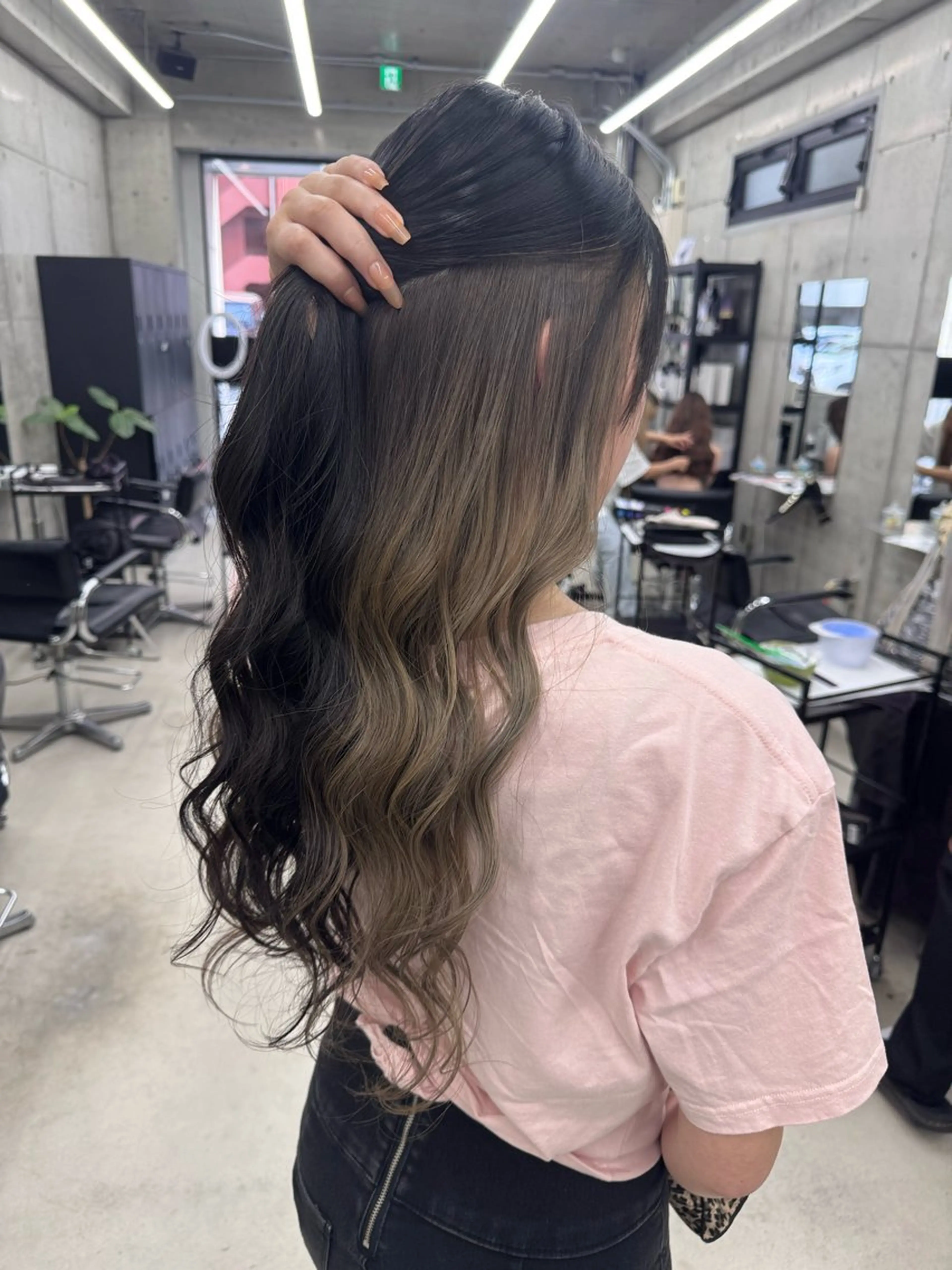 カラー Asami／名古屋／ ハイトーン／デザインのヘアスタイル