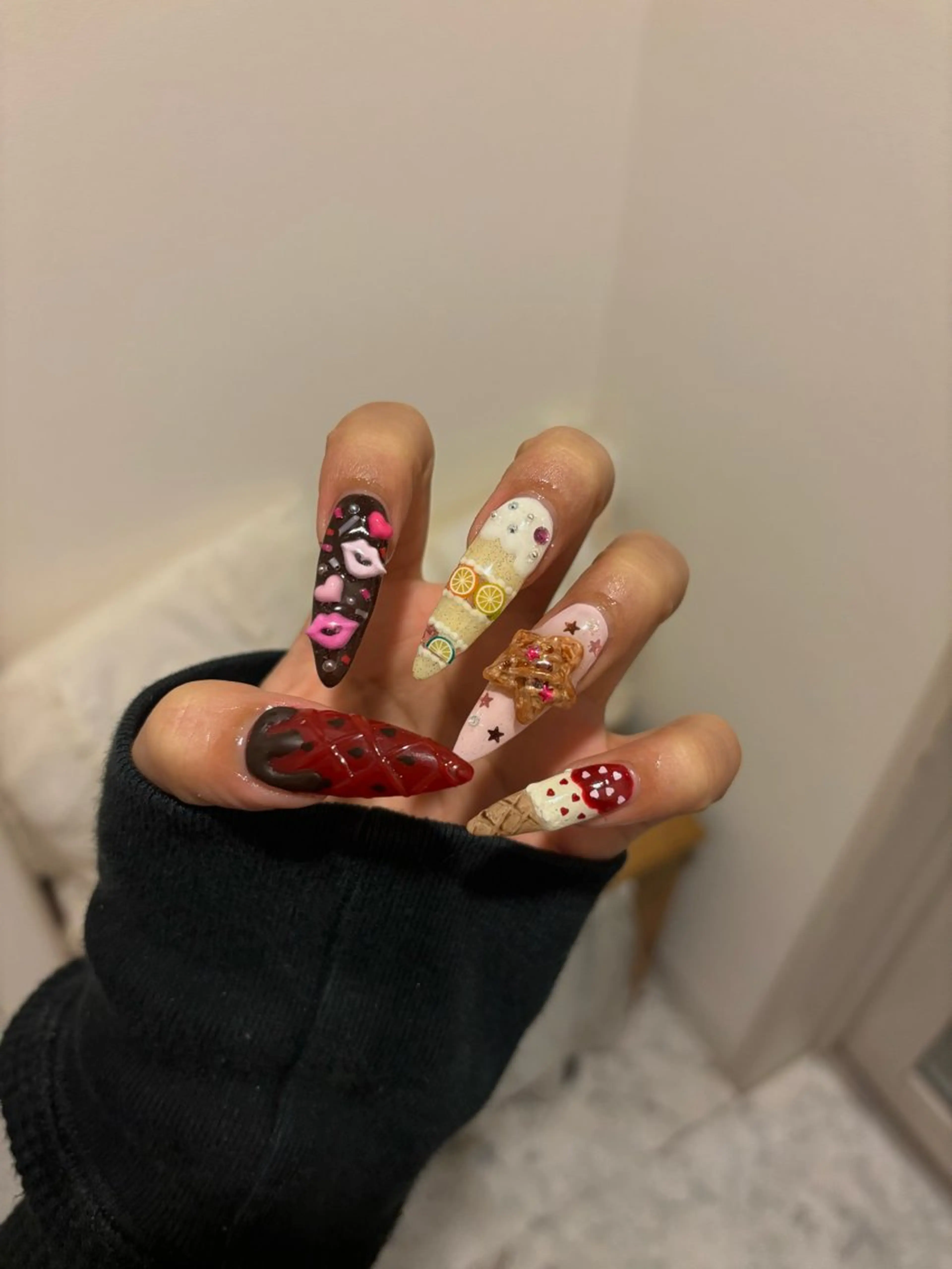 限定🍒チップ長さだし10本full art⋆⭒˚.⋆𝜗𝜚の写真