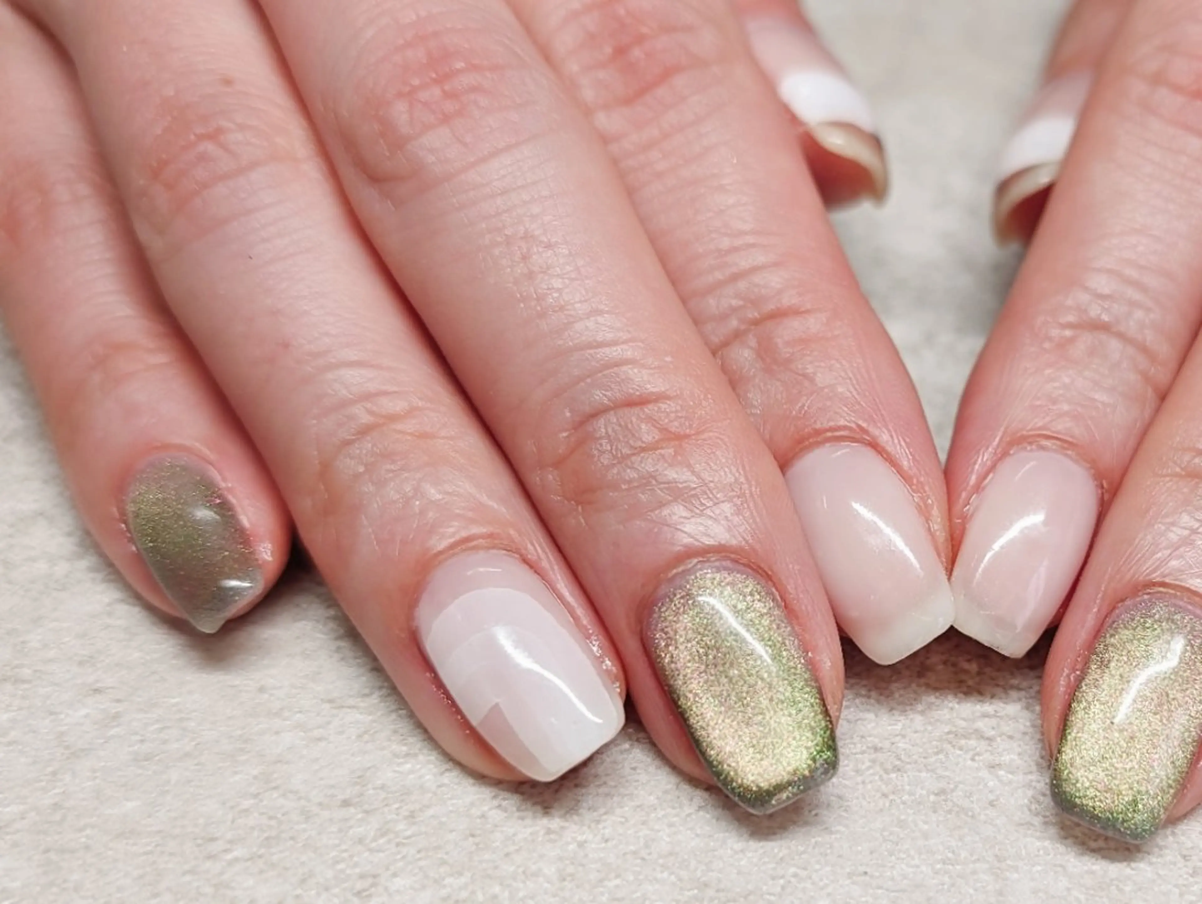 ネイル シンプルネイル FIKA 折戸のネイルデザイン