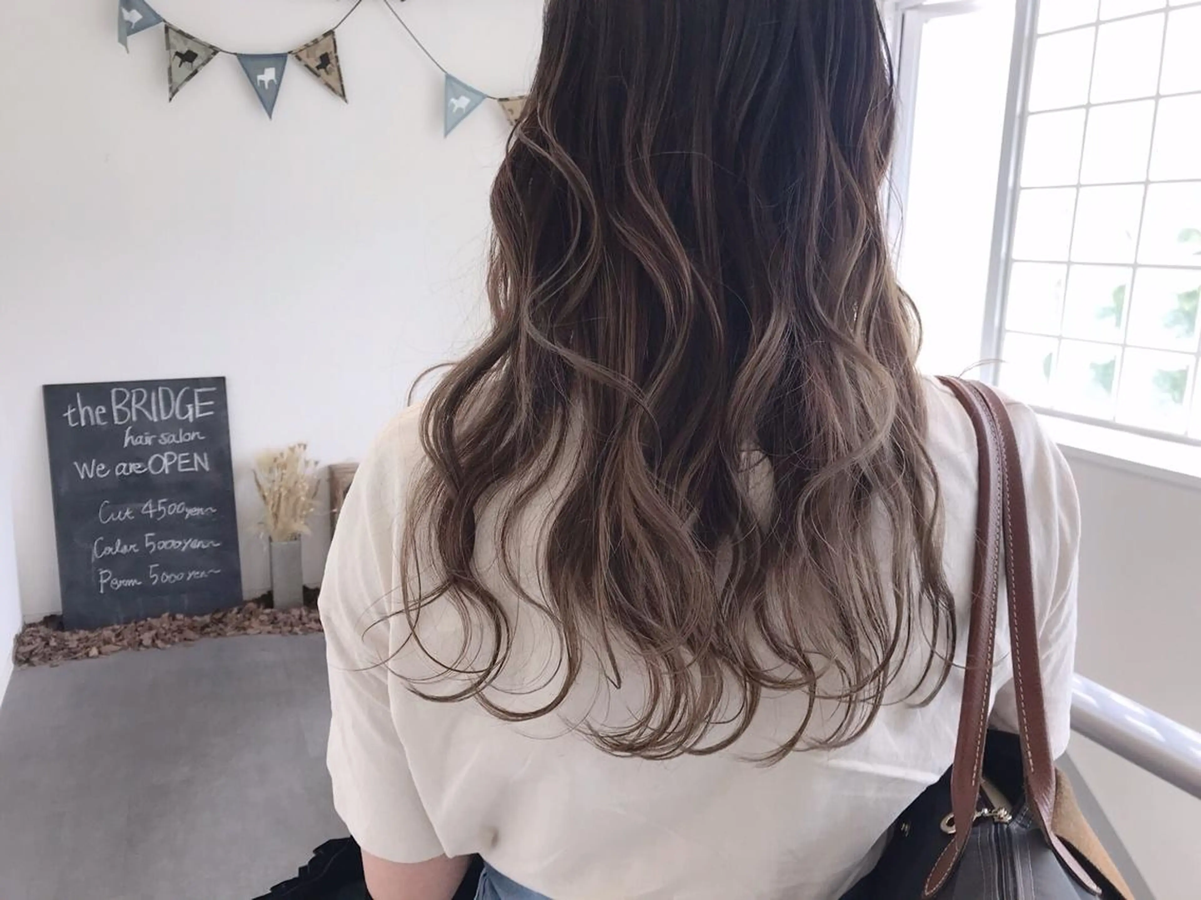 ロング カラー ブリーチ ケアブリーチ グラデーションカラー グレージュ モリ タカユキ🌵のヘアスタイル