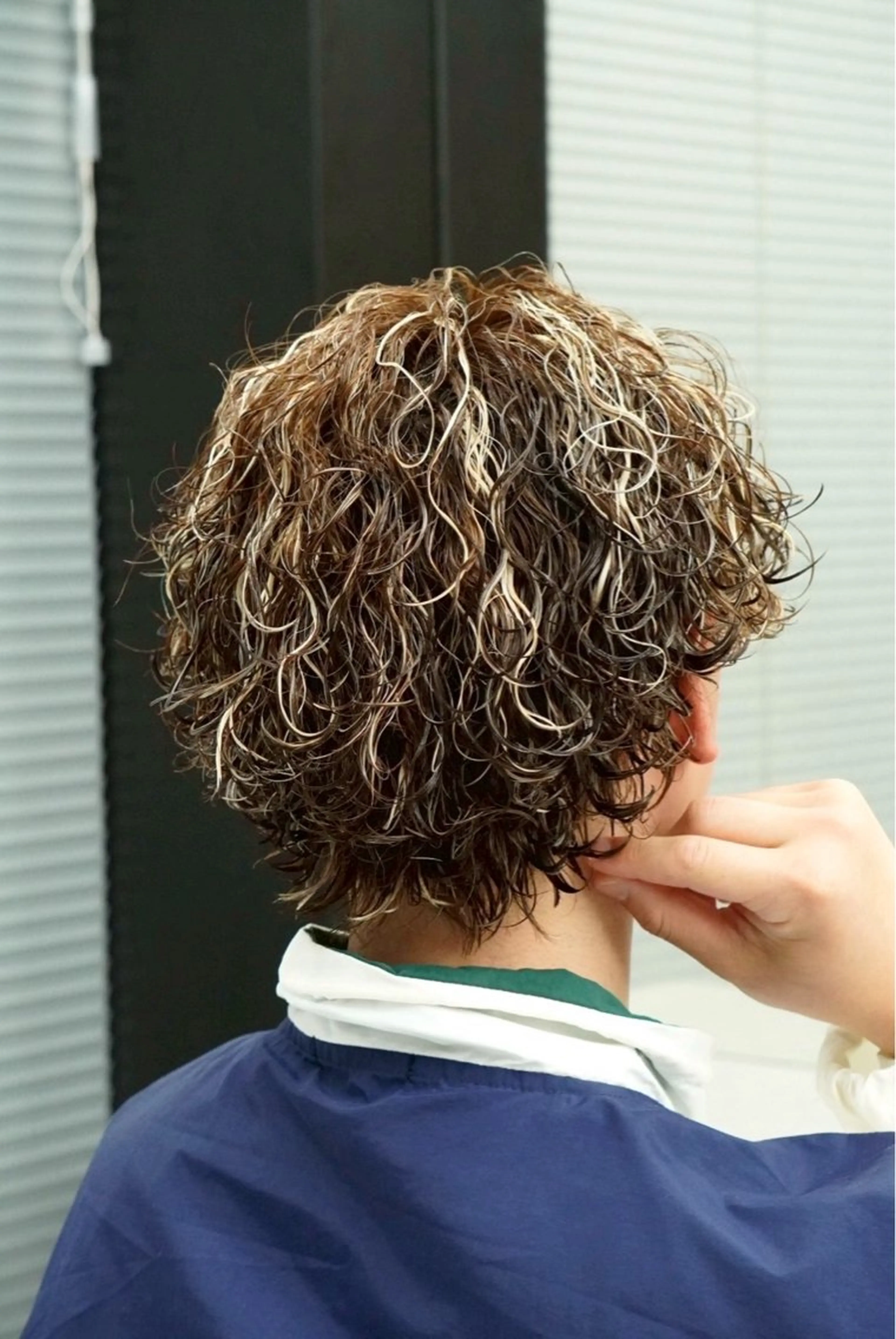 ショート カラー パーマ ✨️メンズ特化波巻き ツイスパ✨️松本真生のヘアスタイル