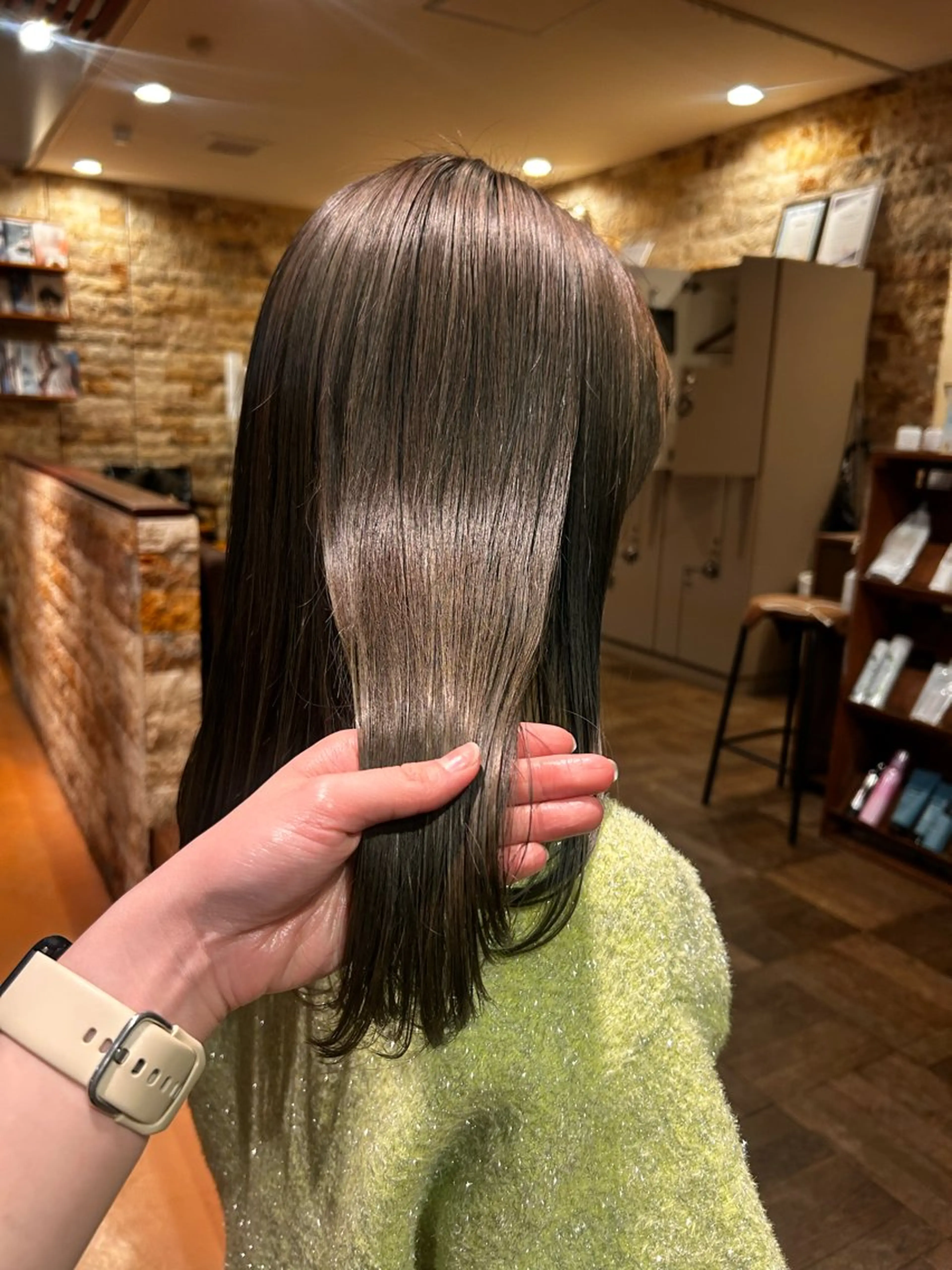 カラー ベージュカラー 透明感カラー オリーブベージュ ヘアカラー ブリーチカラー/艶髪 ストレート/はるあ️のヘアスタイル