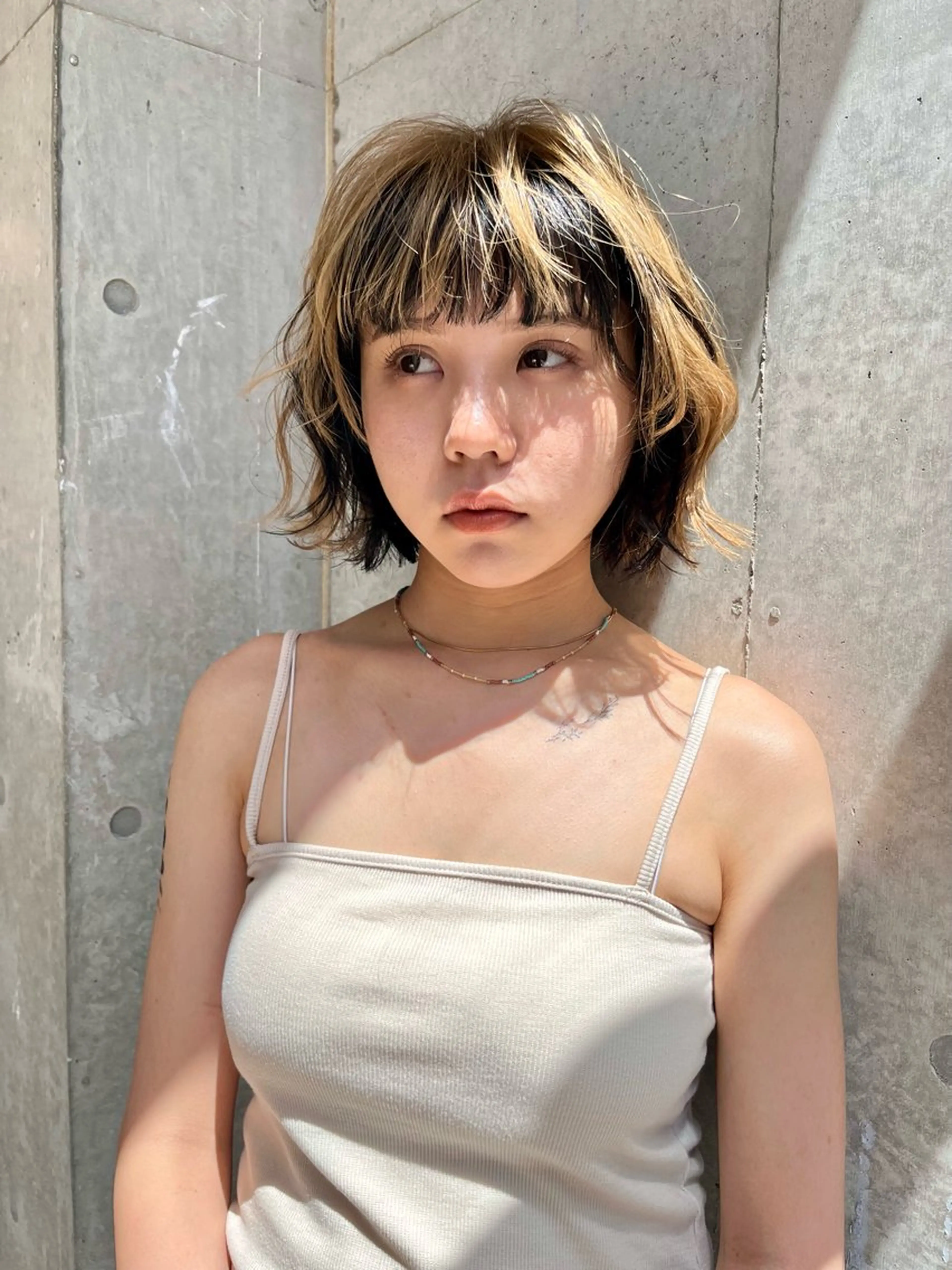 ショート カラー レイヤーカット/ 酸性ストレート梅田のヘアスタイル