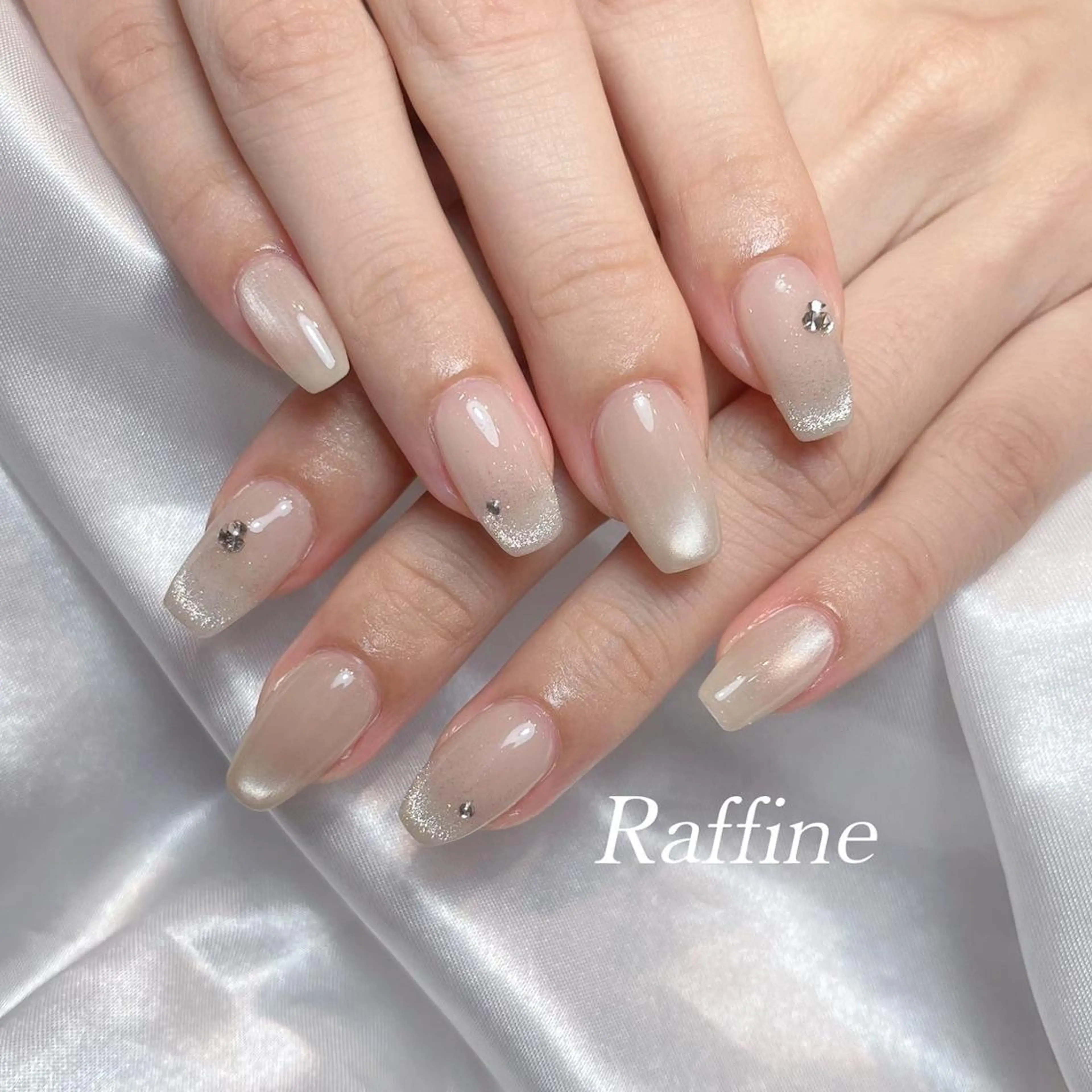 ネイル ハンドネイル RAFFINE haru🦋🩵のネイルデザイン