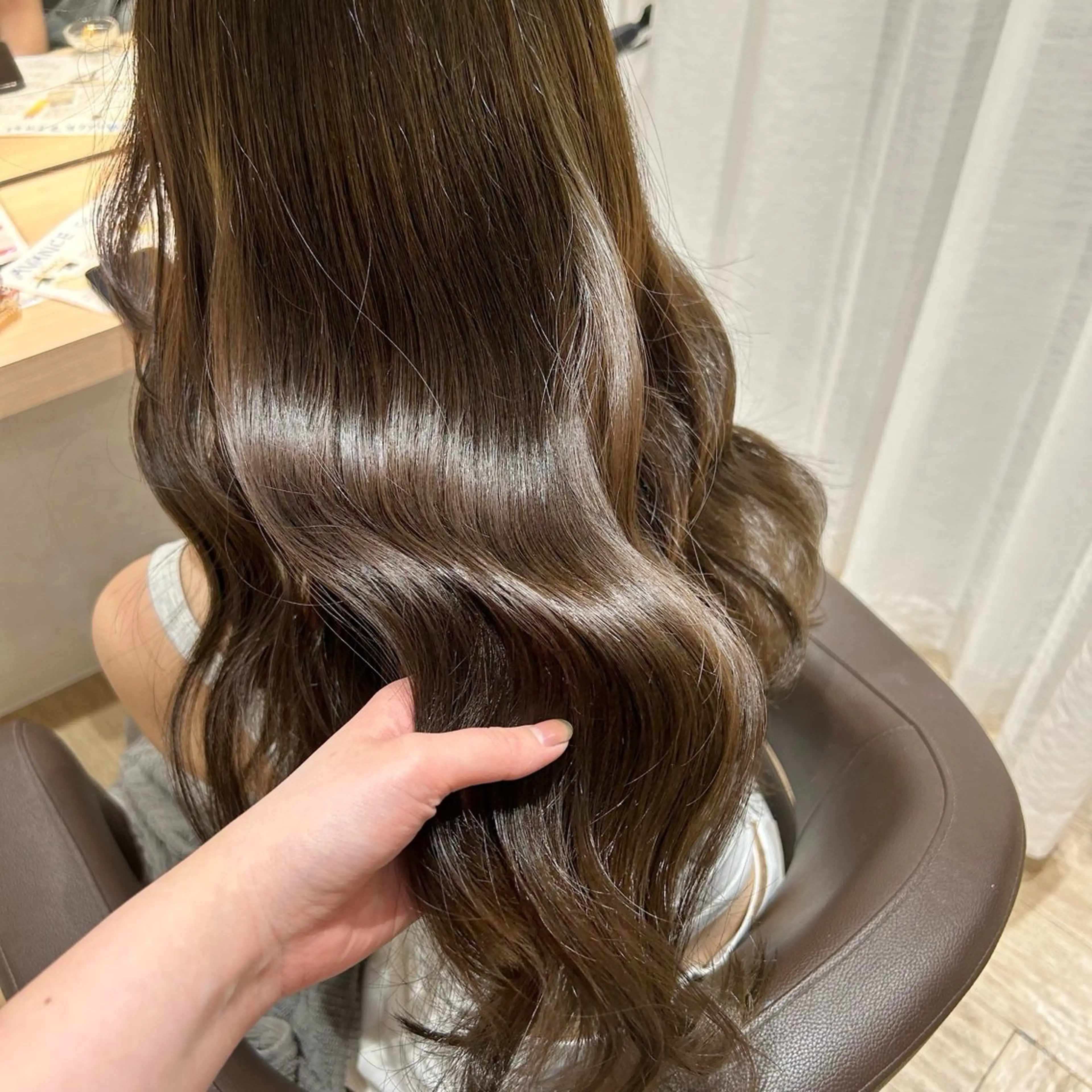 ロング カラー オレンジ 砂野 真璃奈のヘアスタイル