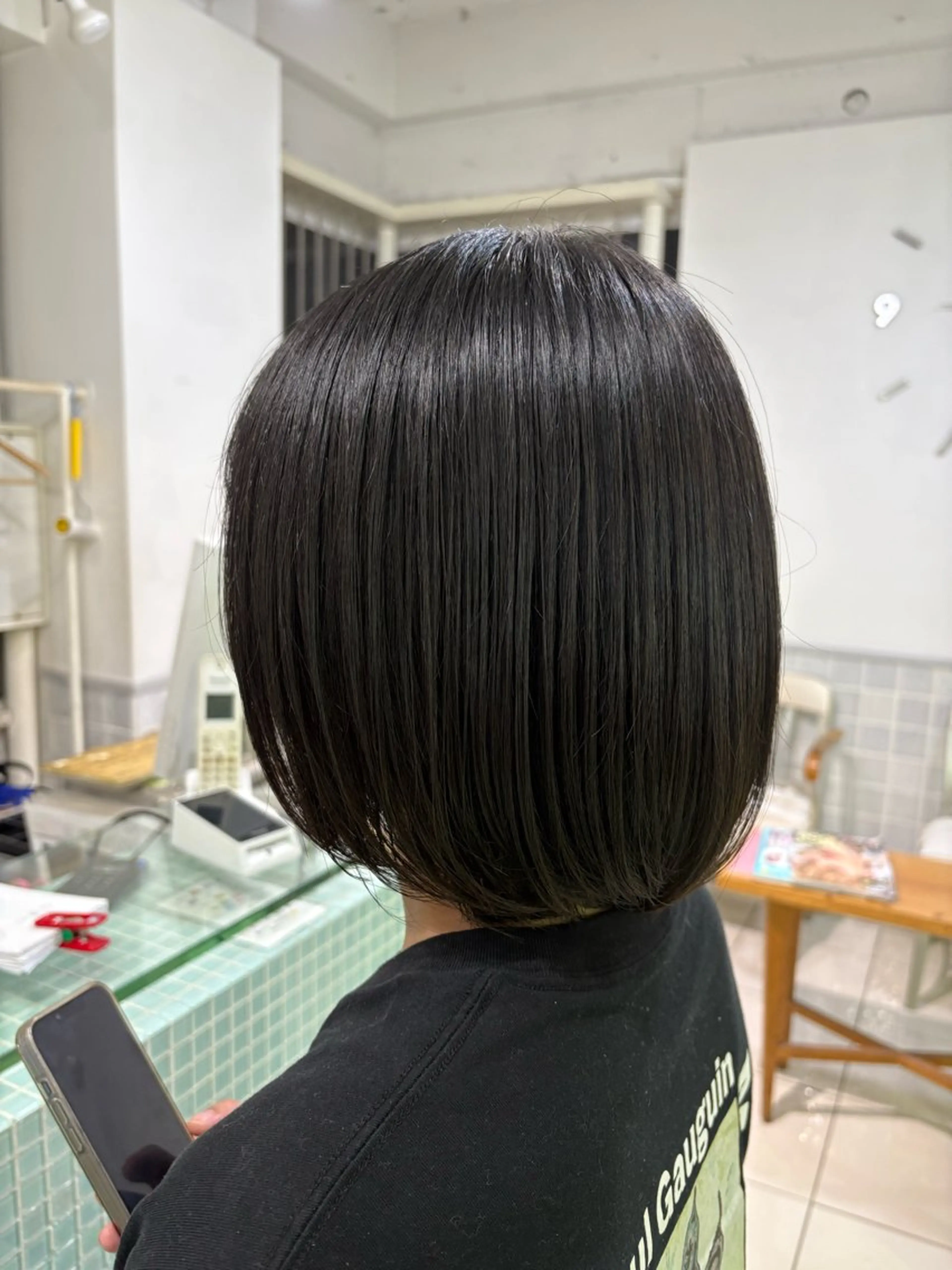 ミディアム 佐藤 志陽のヘアスタイル