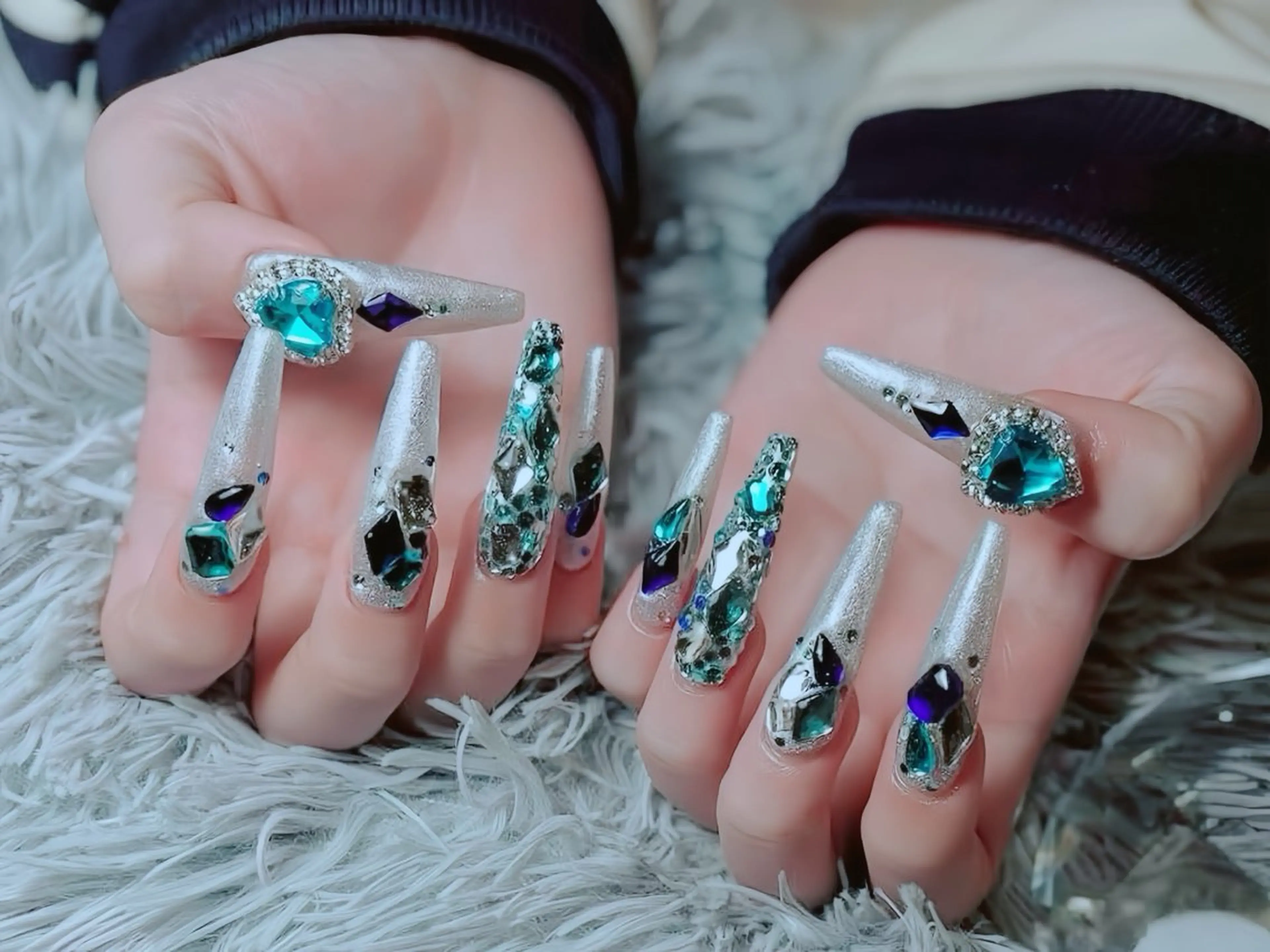 ネイル アニマル柄 ボルドー ブラウン チークネイル フレンチネイル ハンドネイル Rin Nail 新大久保店のネイルデザイン