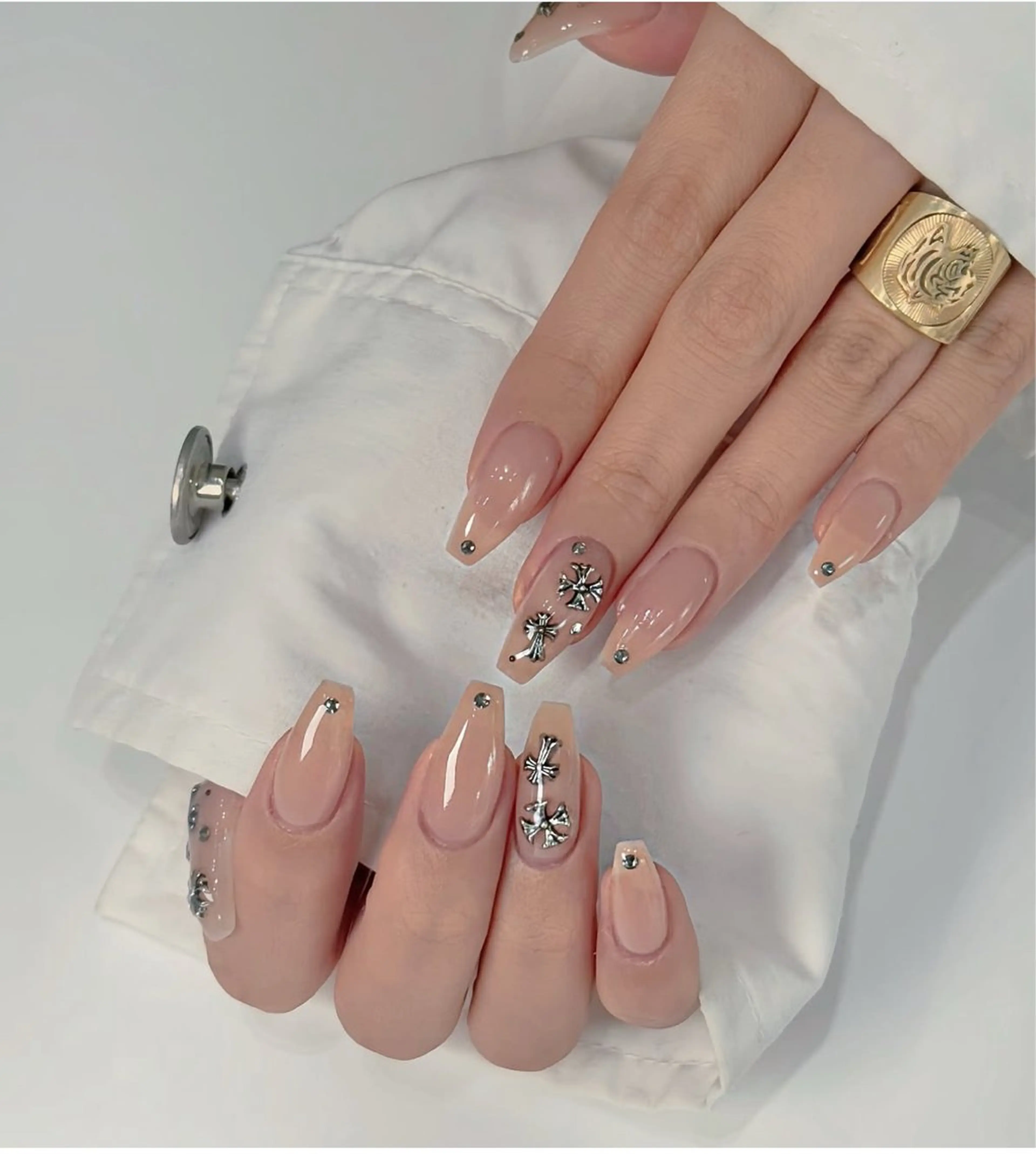 ネイル キラキラネイル マグネットネイル ミラーネイル ニュアンスネイル ワンホンネイル ハンドネイル Lyna 池袋のネイルデザイン