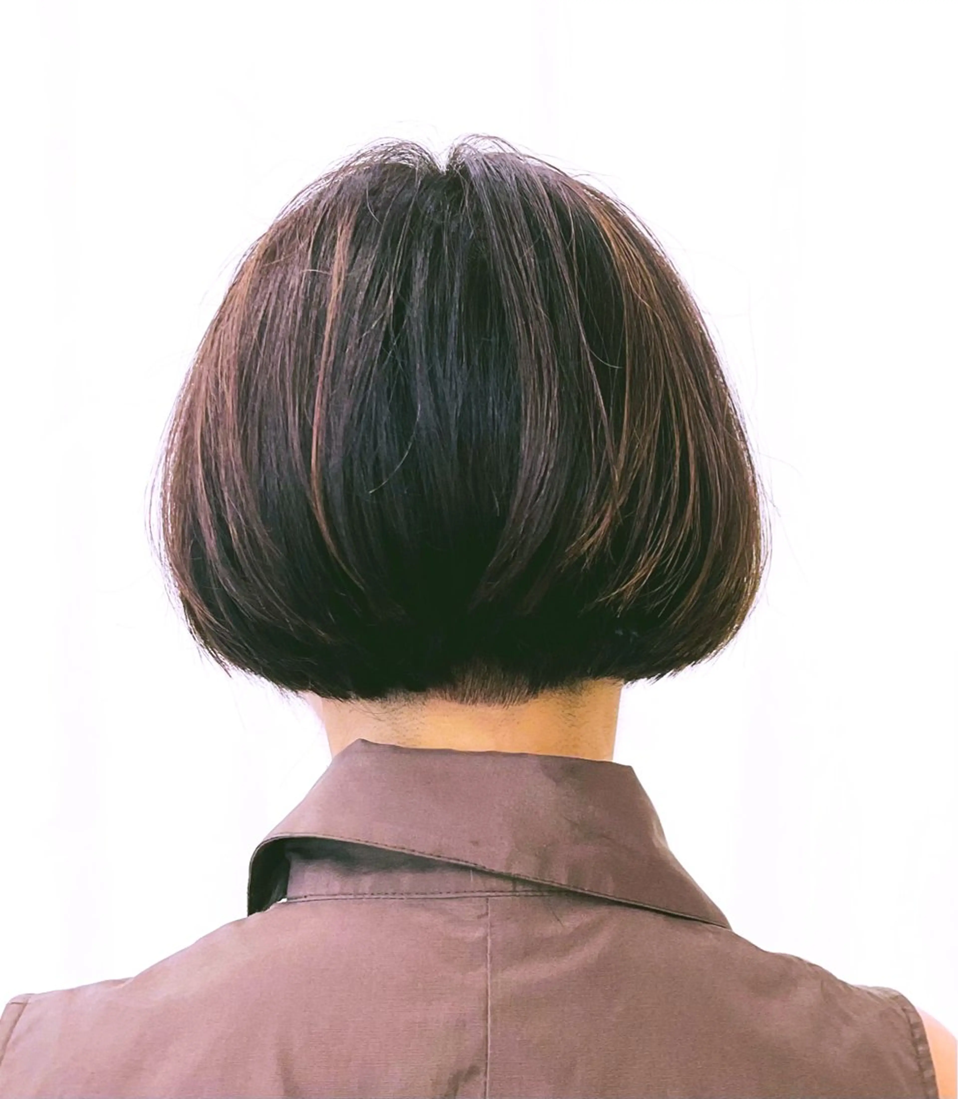 ショート カラー ハイライトカラー ボブ ハイライト au栄矢場町 似合わせカットのヘアスタイル