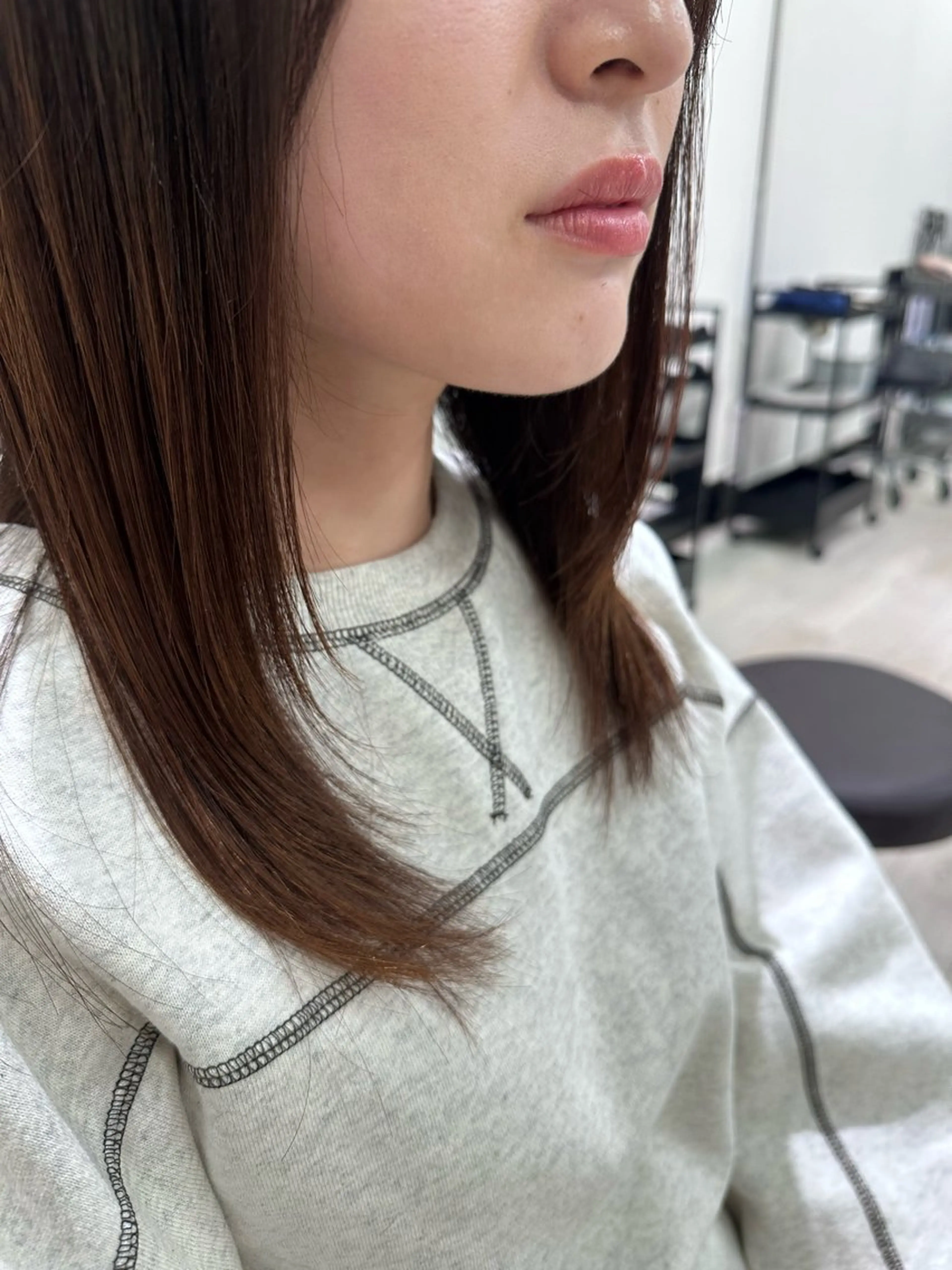 ミディアム 顔まわりレイヤー 顔周りカット レイヤーカット 村上 佳織のヘアスタイル