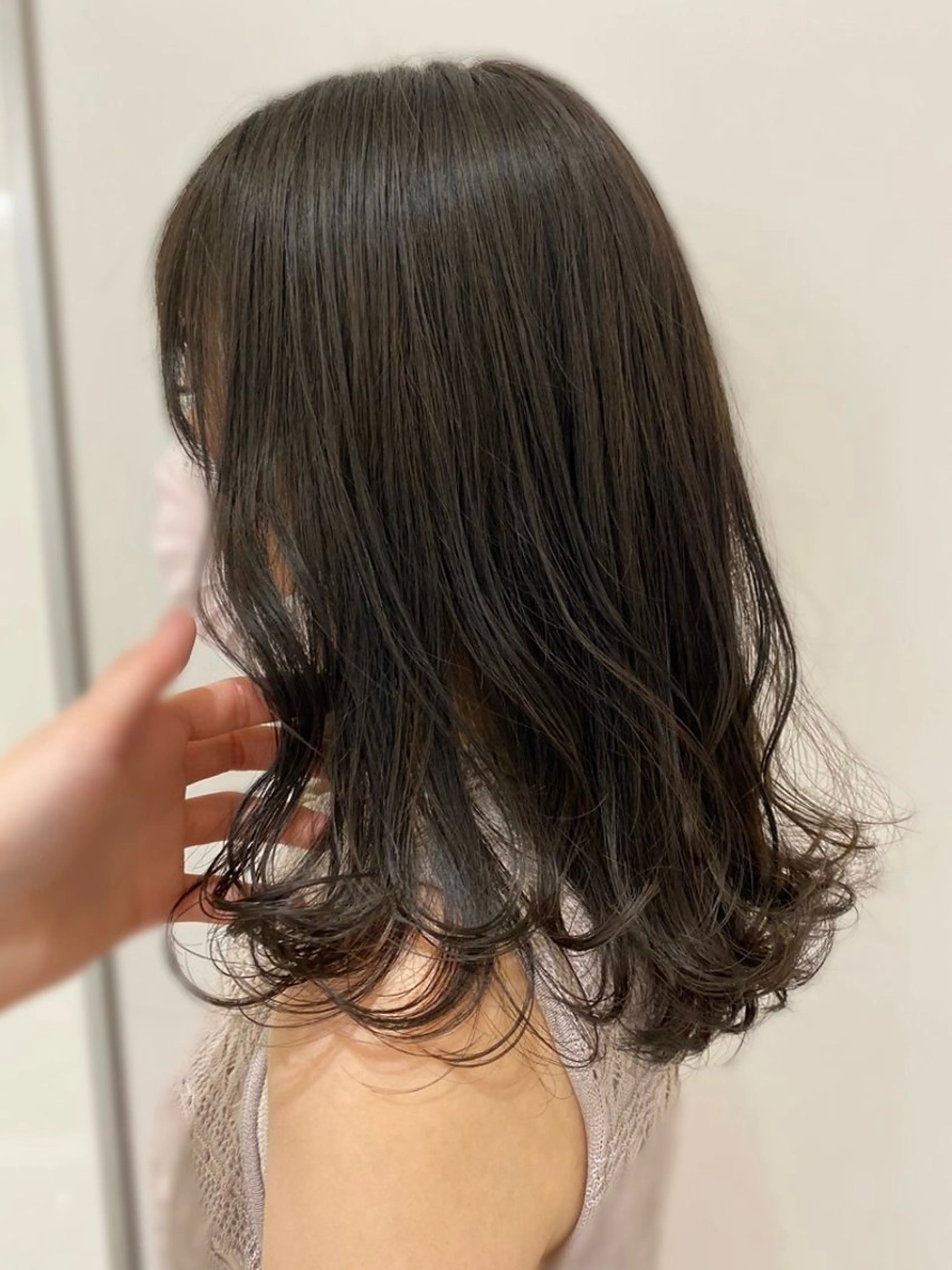 ミディアム パーマ カット パーマ コテ巻きパーマ💙 シノヤユイのヘアスタイル