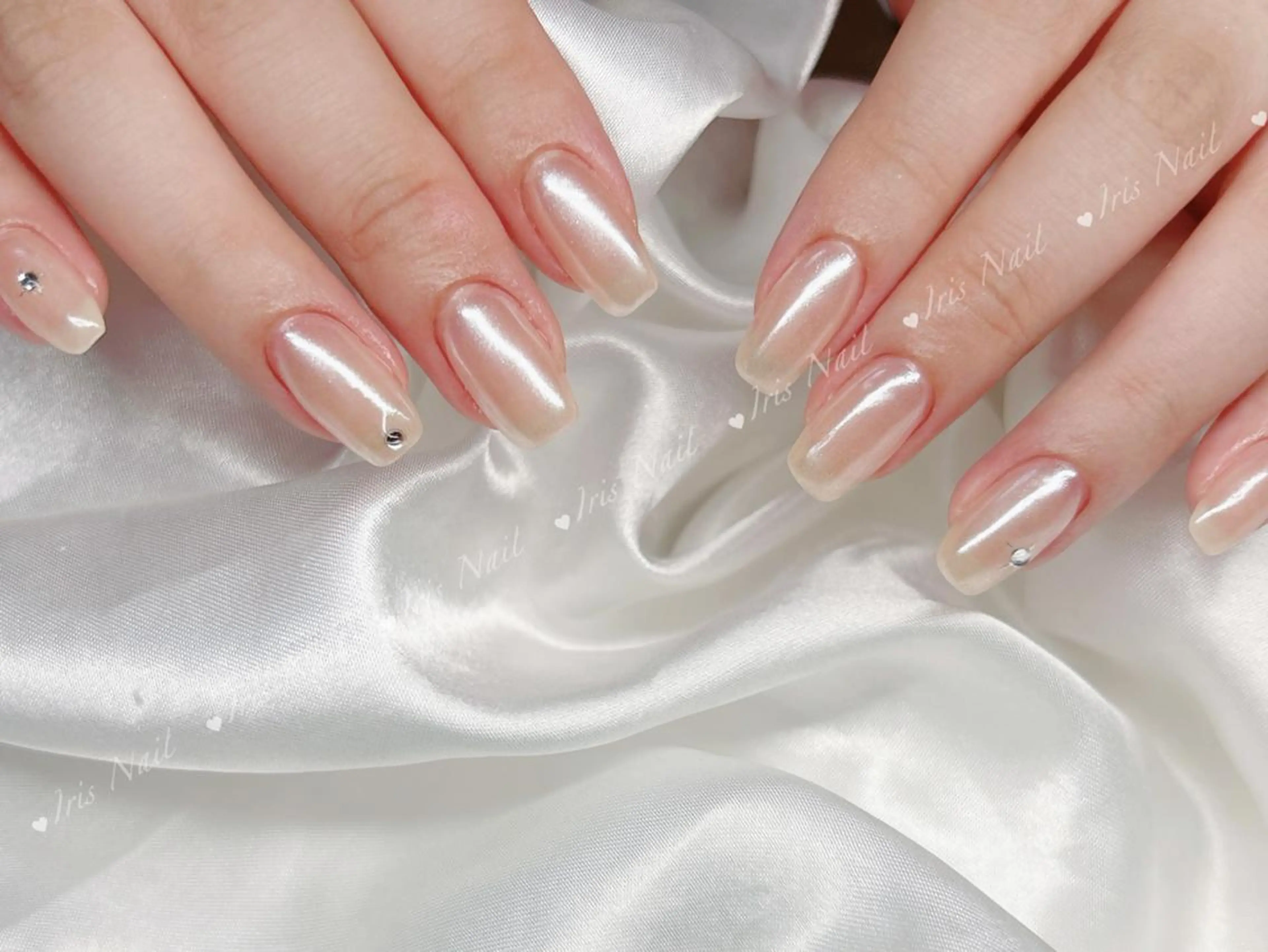 ネイル ストーンネイル 🍒IRIS Nail🌸のネイルデザイン