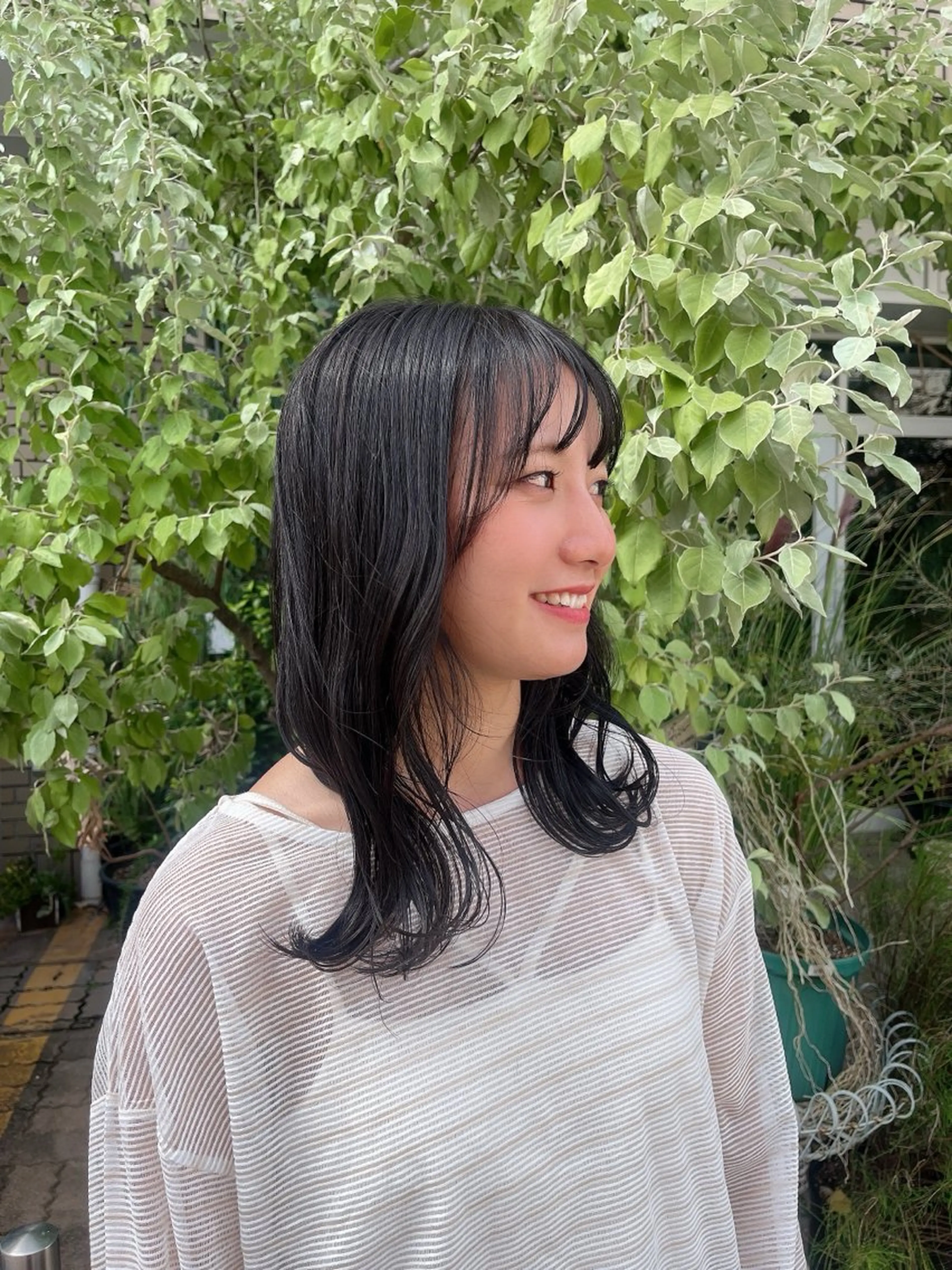 ミディアム カラー アッシュ アッシュブラック 黒髪 透明感カラー sign hair 鈴木 りん🍓のヘアスタイル