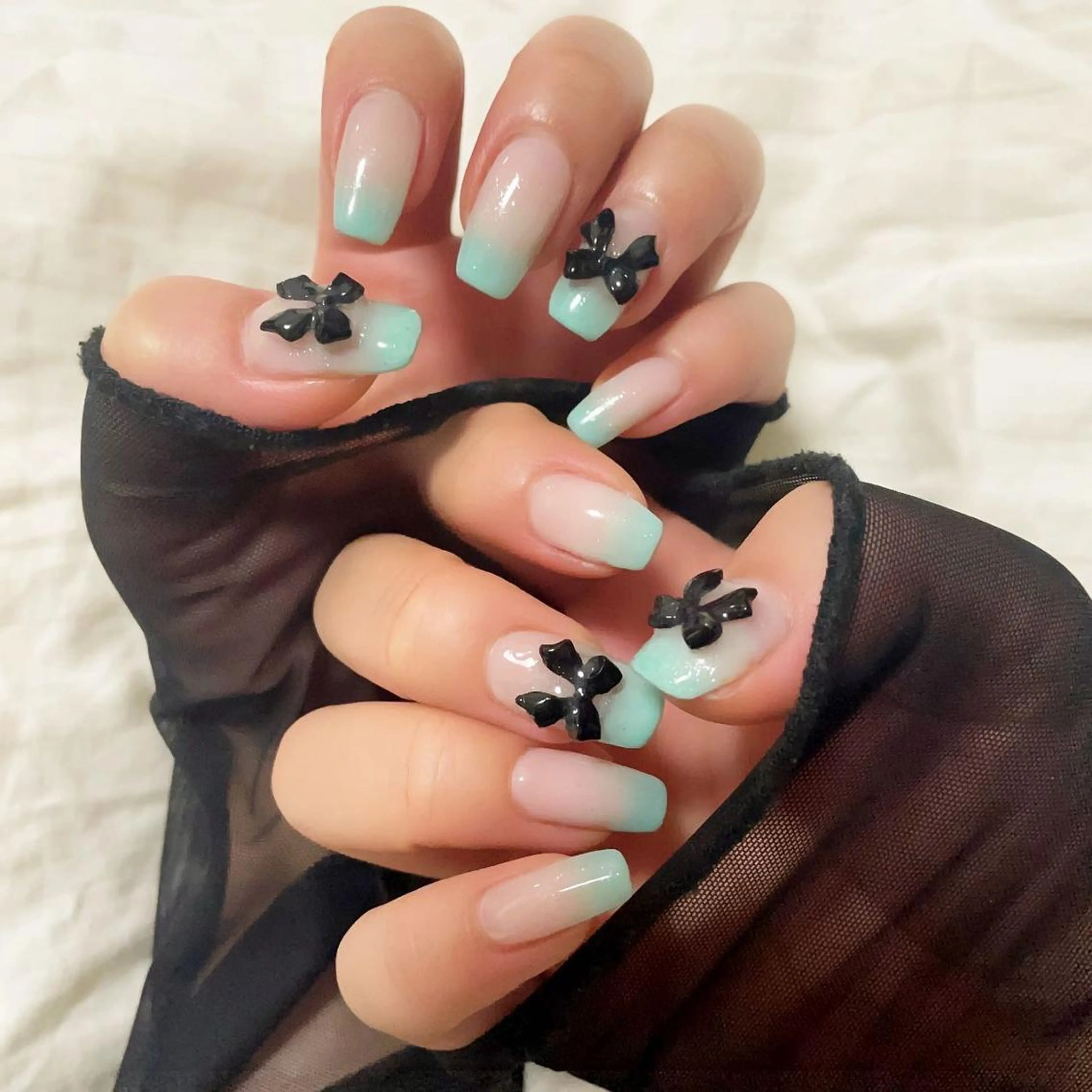 ネイル マツエク・マツパ まつげパーマ ボリュームラッシュ ジェルネイル グラデーション グリーン 髙橋 敦子のネイルデザイン