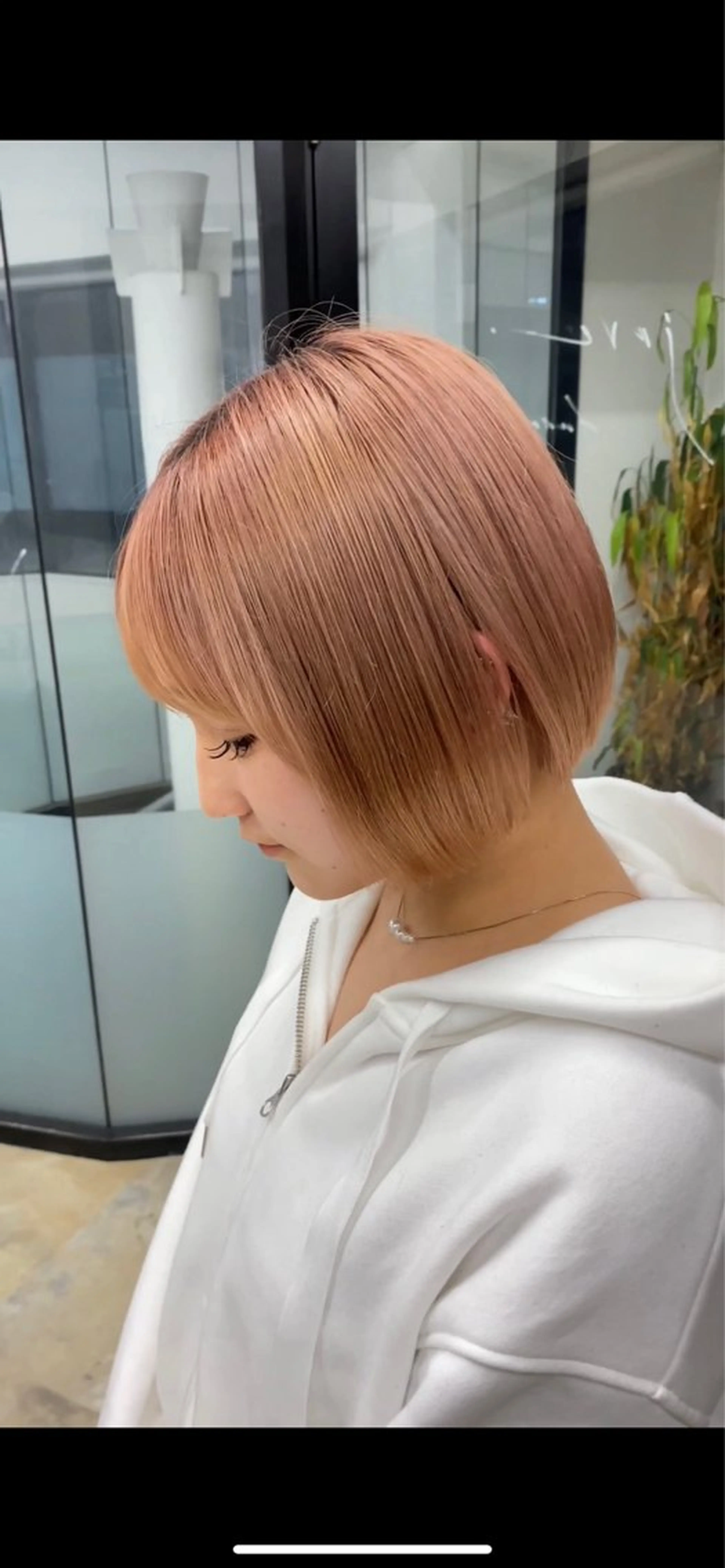 ショート カラー 鳴海 稜真のヘアスタイル
