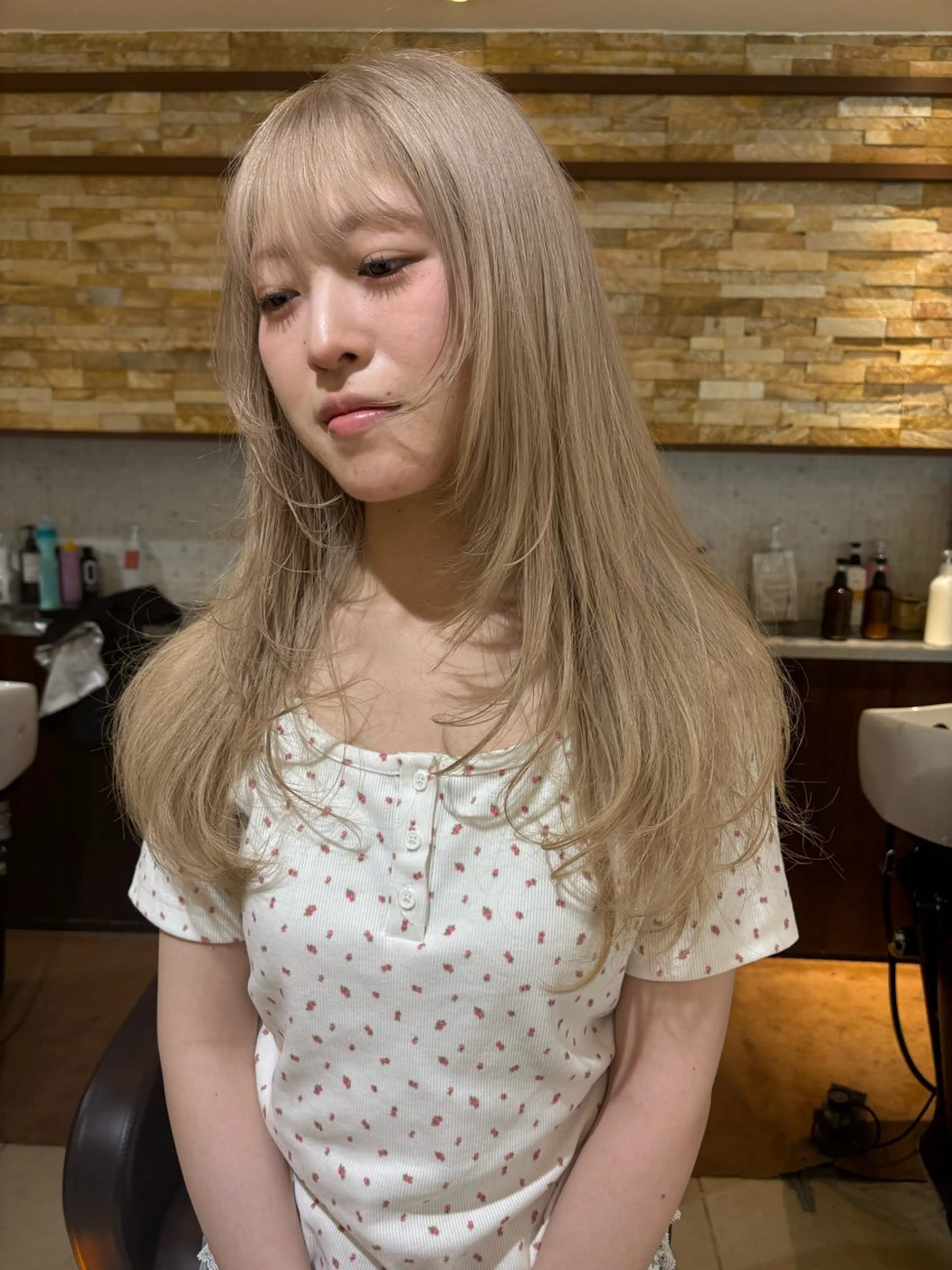 ロング カラー ベージュカラー ブリーチ ホワイトベージュ ベージュ/ Yunaのヘアスタイル