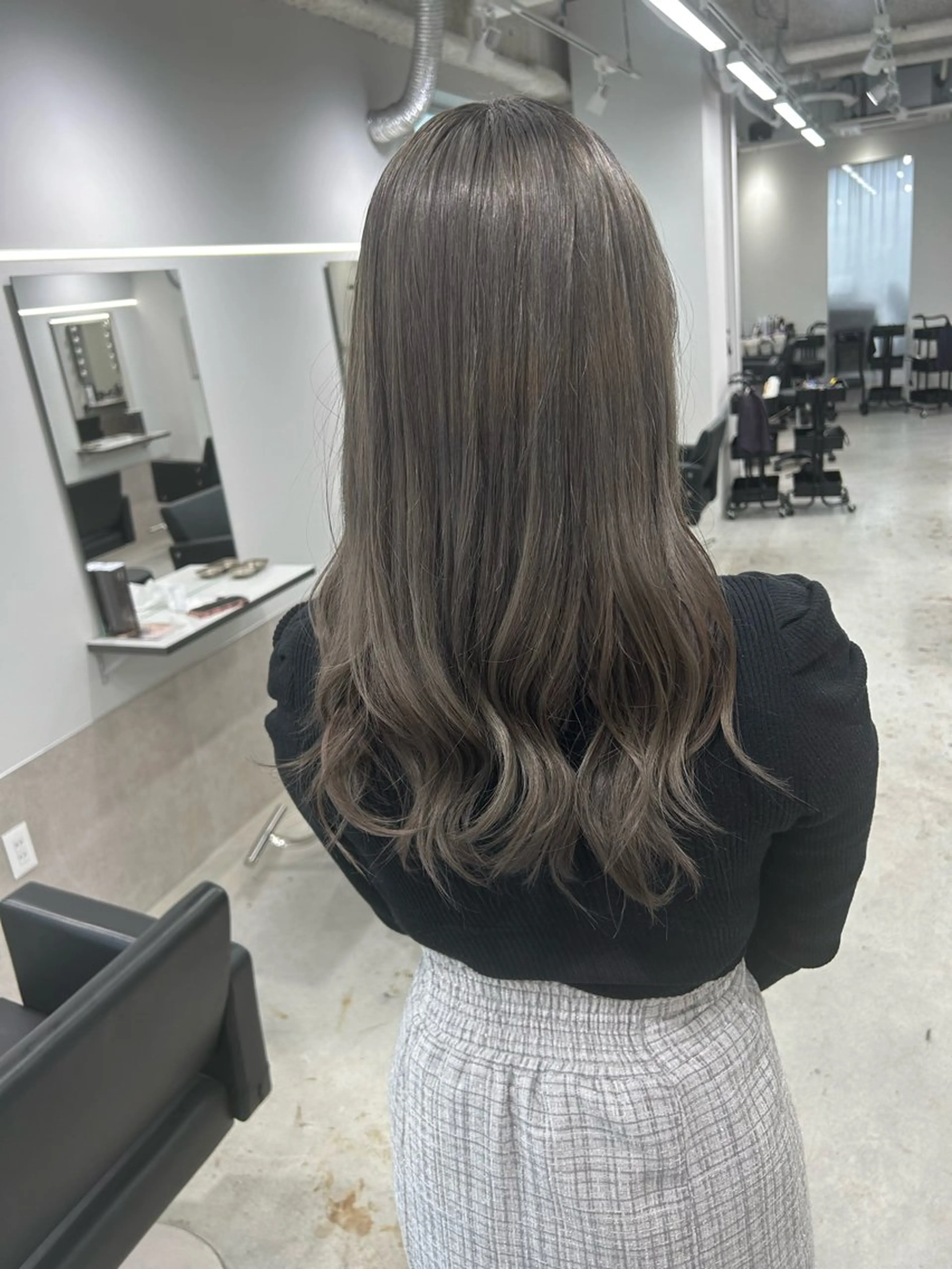 セミロング カラー 透明感カラー グレージュ ヘアカラー トリートメント Gisel みらののヘアスタイル