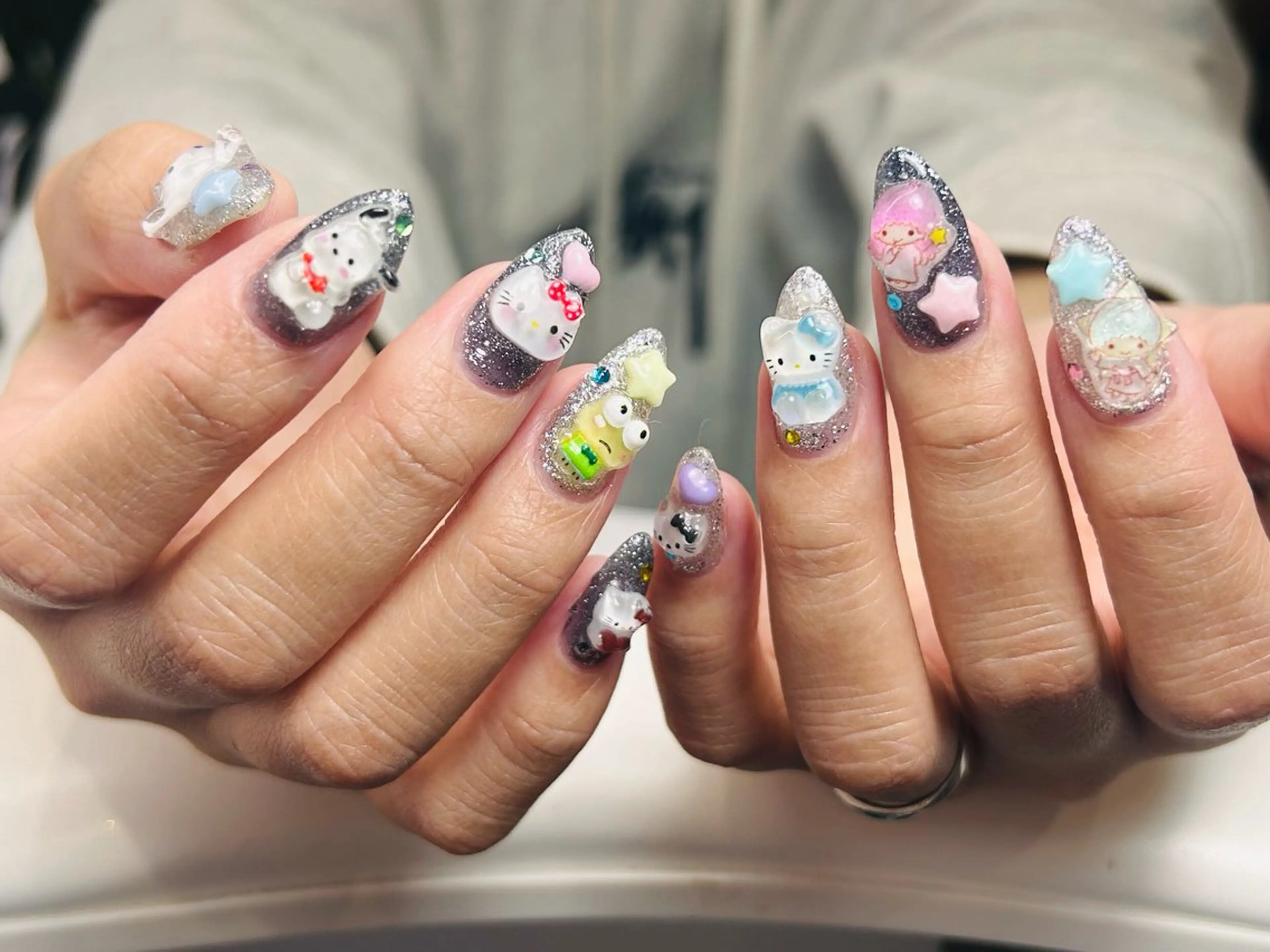 ネイル ハンドネイル sara +のネイルデザイン
