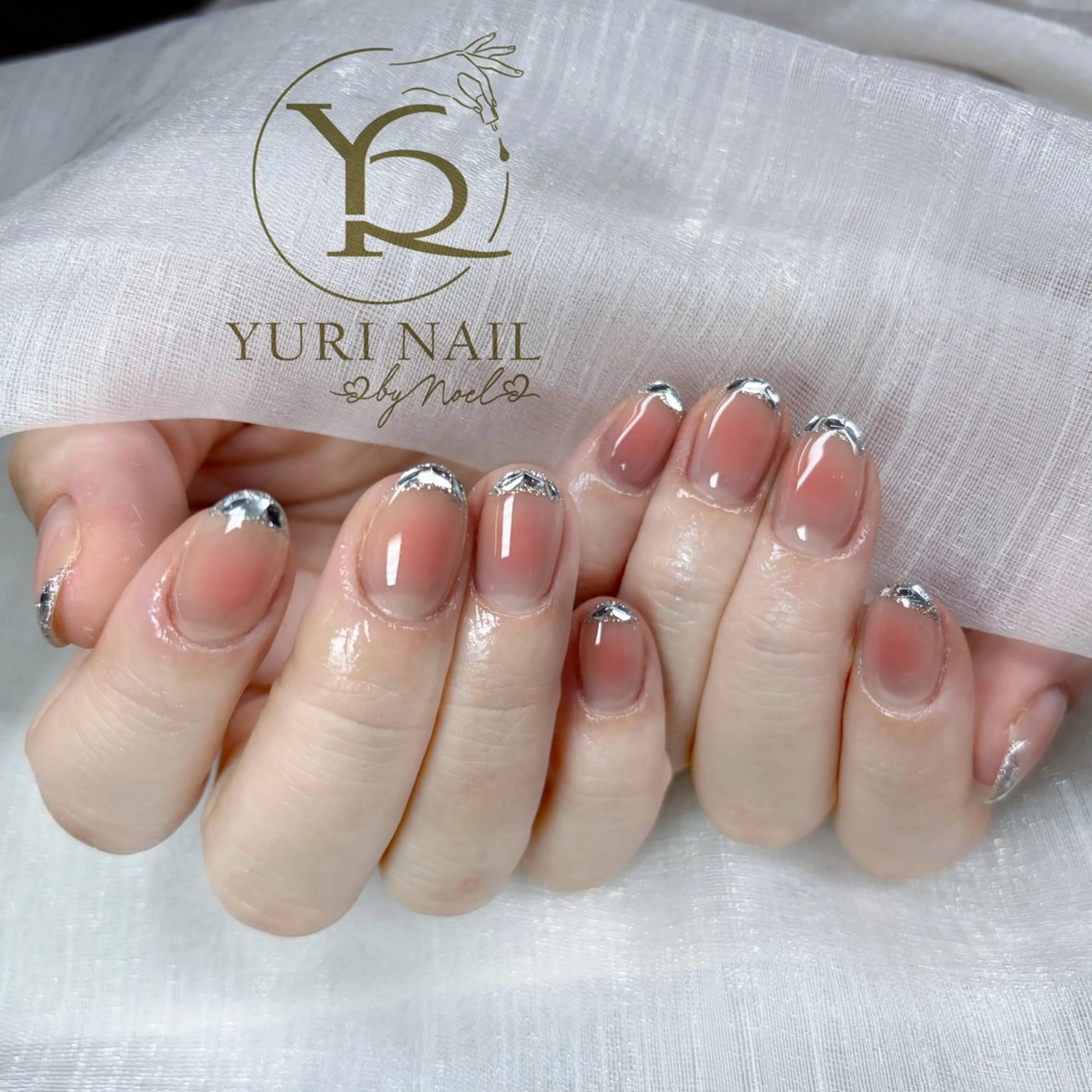 ネイル ハンドネイル フットネイル ハンドケア YURI Nail NARITAのネイルデザイン