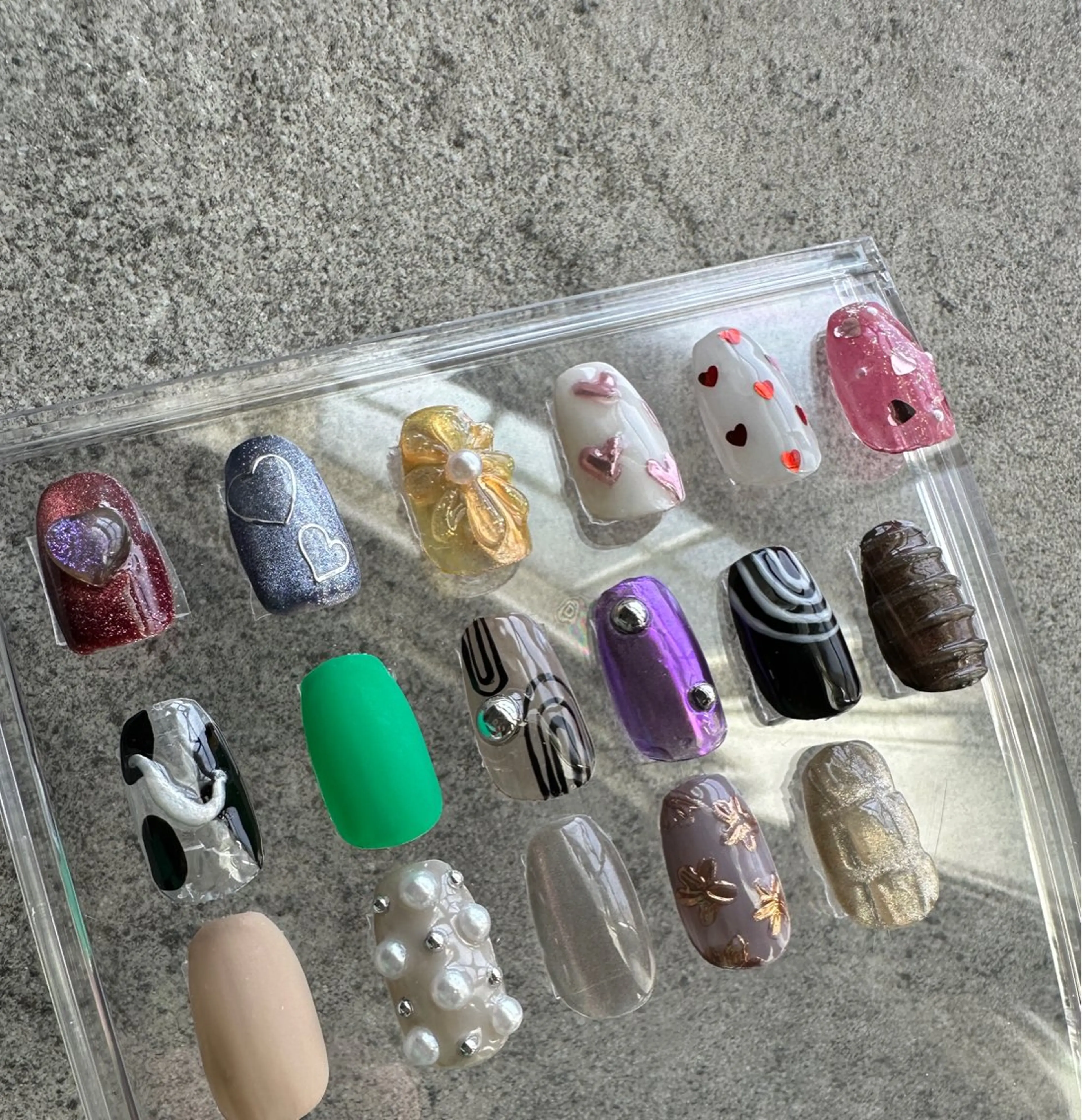 ネイル 駒月 明日香の眉毛・アイブロウイメージ