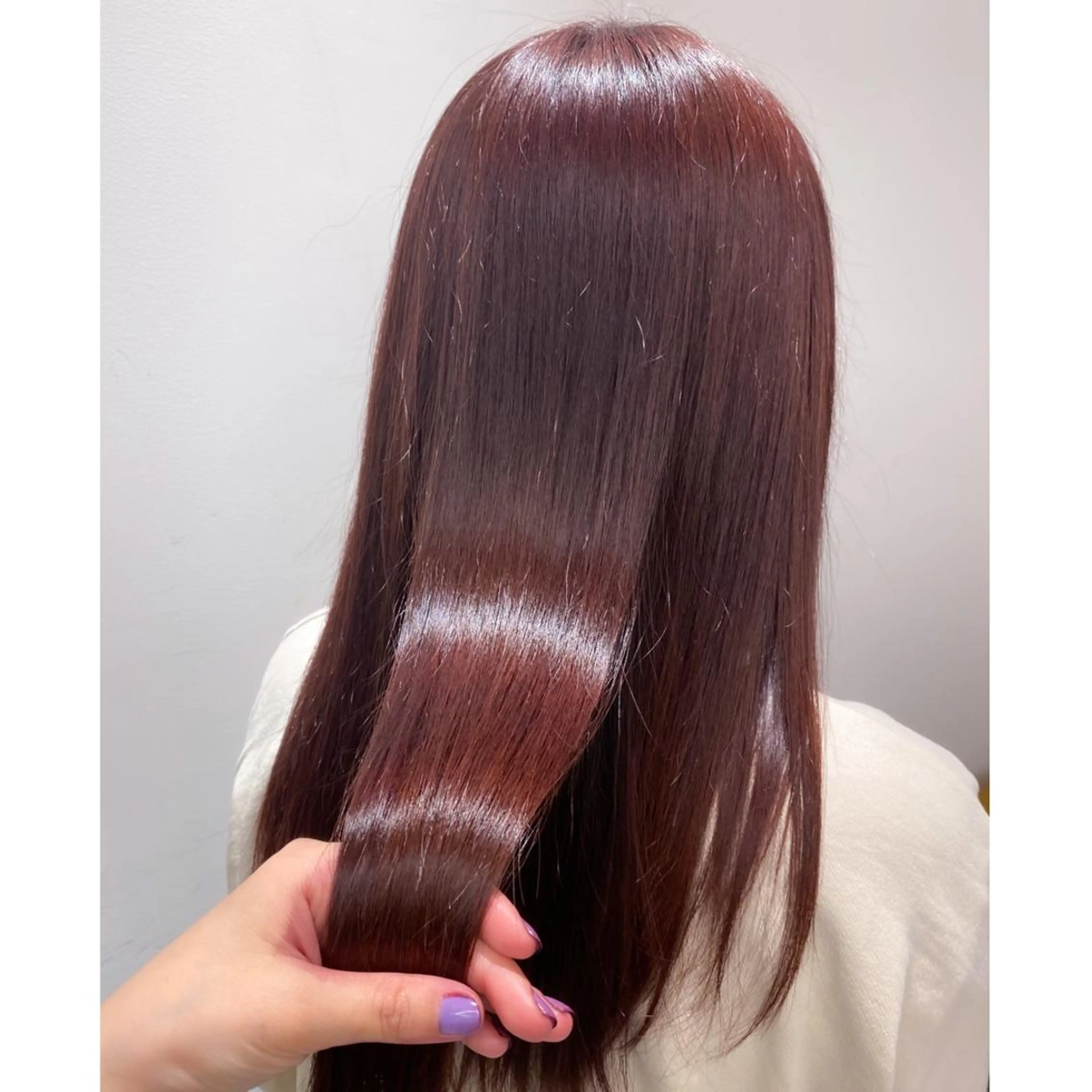 ロング カラー レッドカラー トリートメント 小國 綾かのヘアスタイル