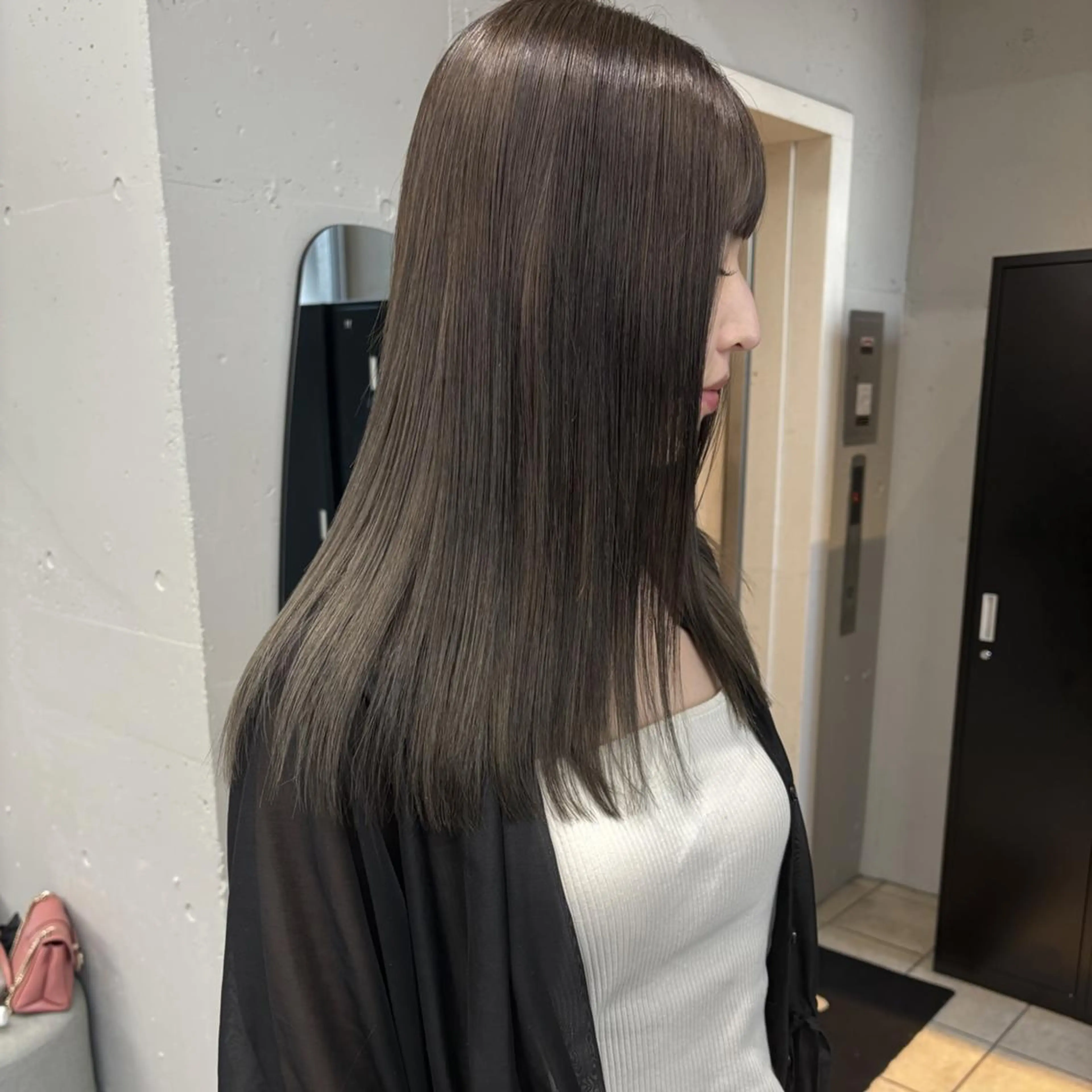 カラー セミロング 透明感カラー グレージュ モカグレージュ ヘアカラー トリートメント 韓国ヘア♡🇰🇷 暖色♡透明感カラー✨のヘアスタイル