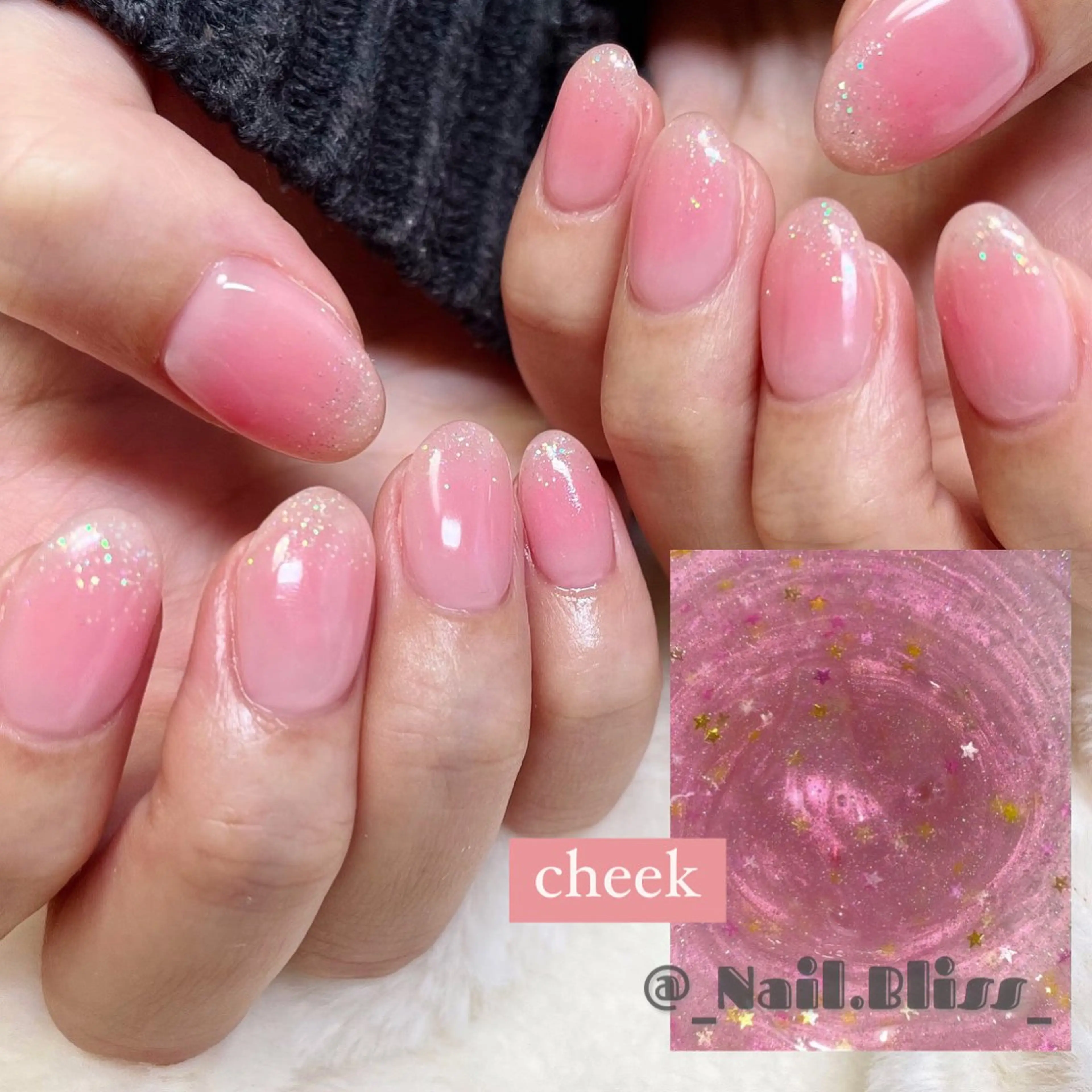 ネイル チークネイル 氷ネイル・うるうるネイル ラメ(グリッター) ラメグラデーション ハンドネイル NAIL BLISSのネイルデザイン