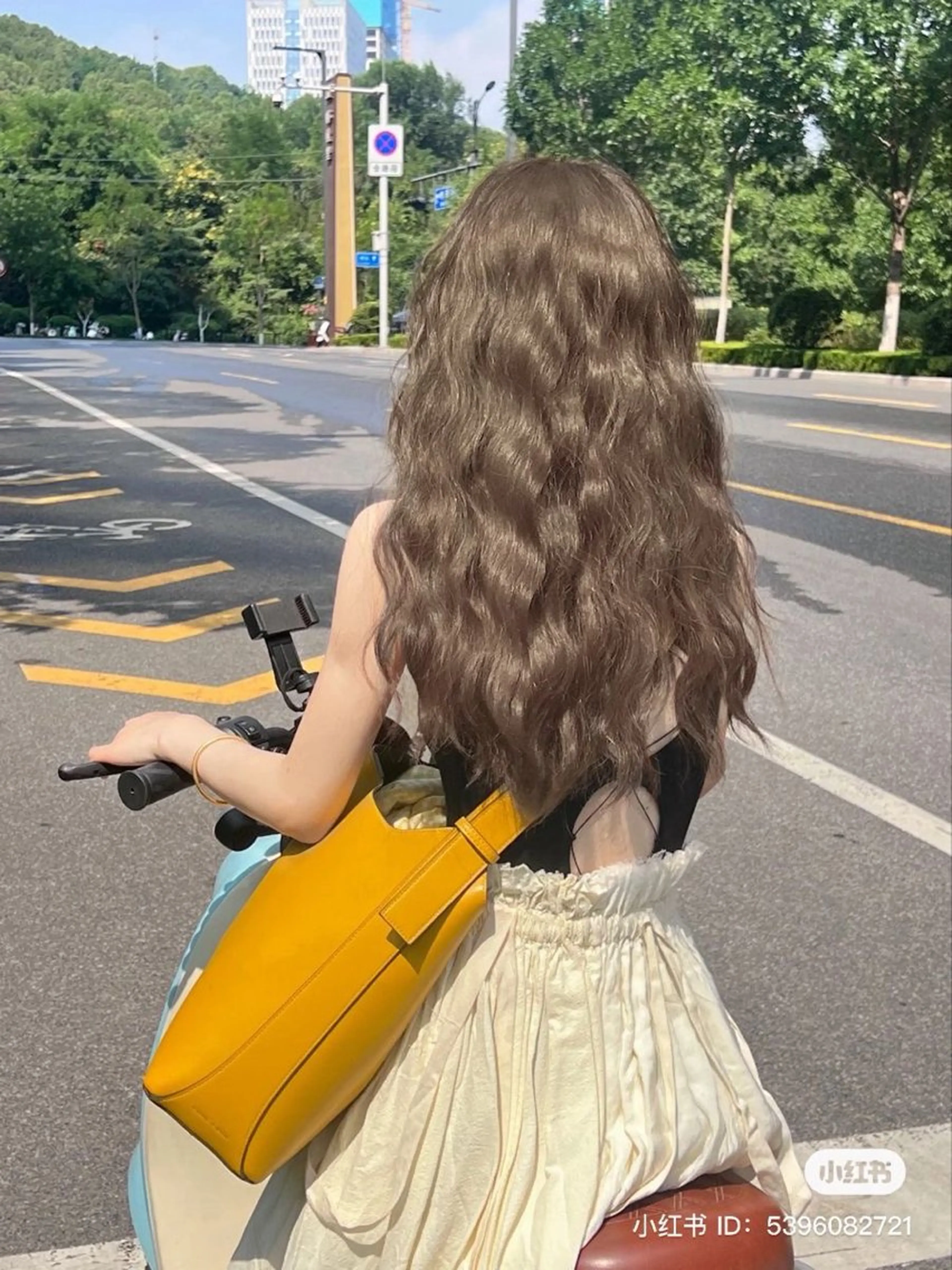 ロング カット ヘアカラー トリートメント ヘアセット 艶髪ハイトーンカラー 渋谷🎀ririkaのヘアスタイル