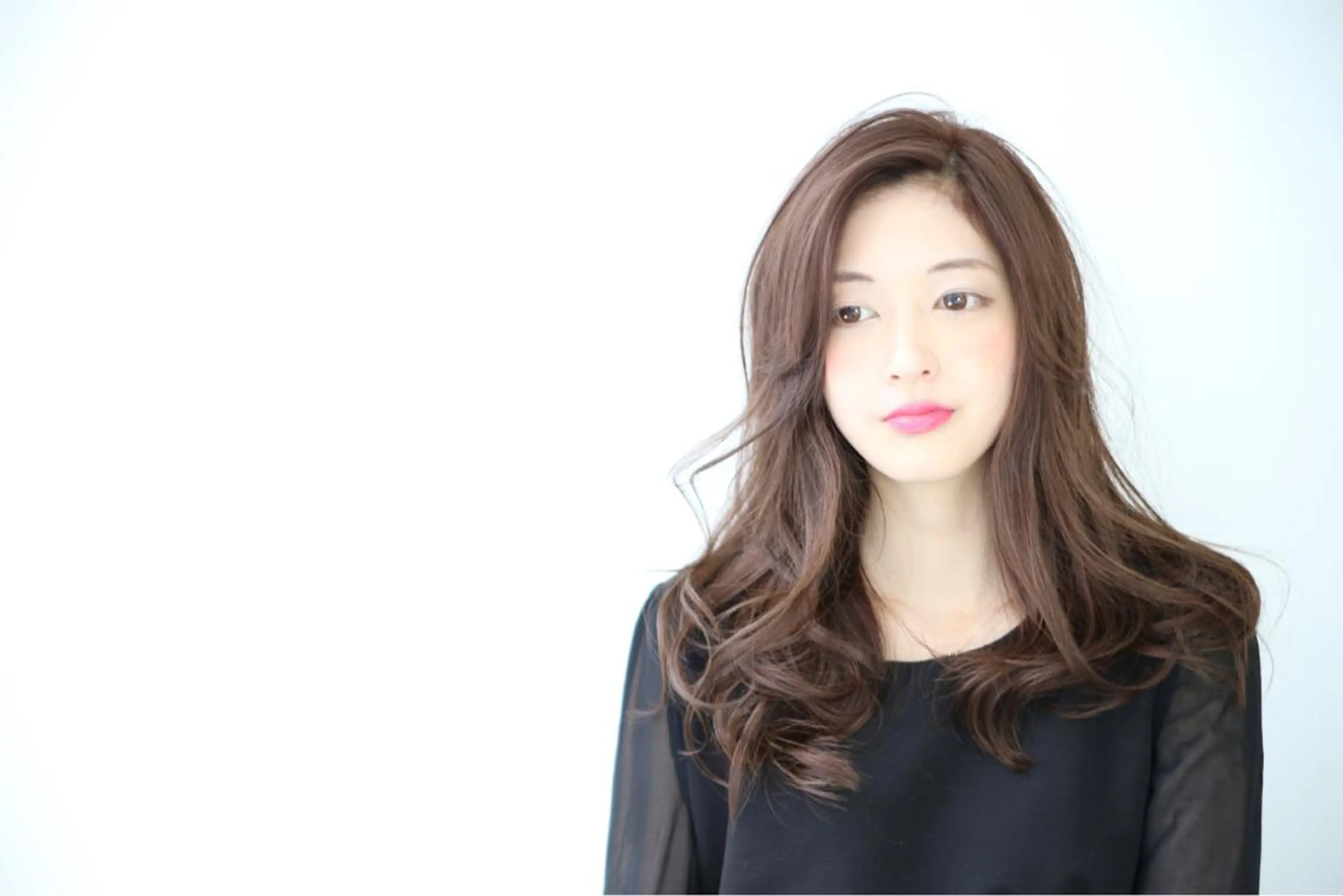 ロング カラー ヘアアレンジ Re:ta KANZOの眉毛・アイブロウイメージ