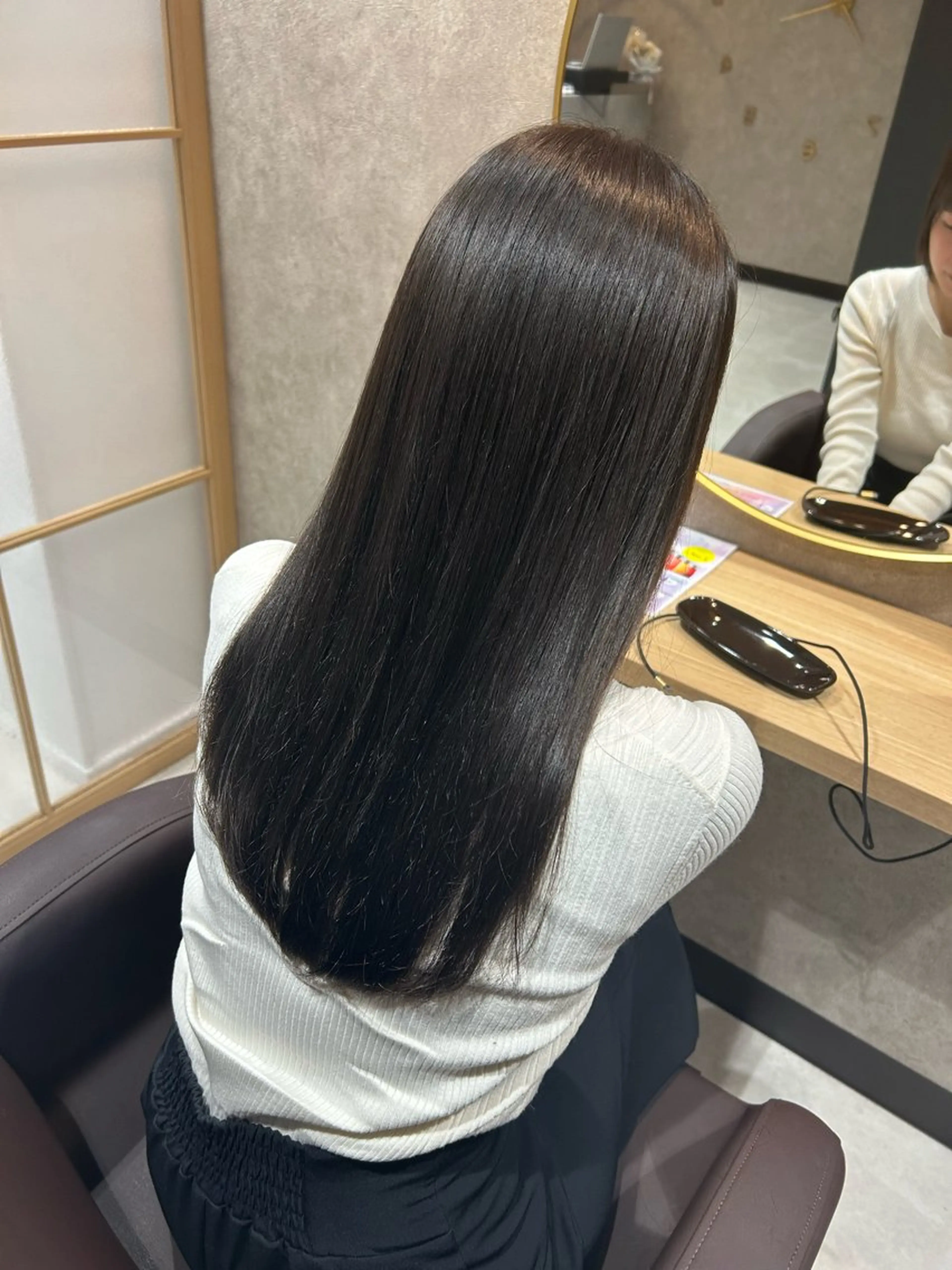 セミロング 酸性ストレート 川崎 勇太のヘアスタイル