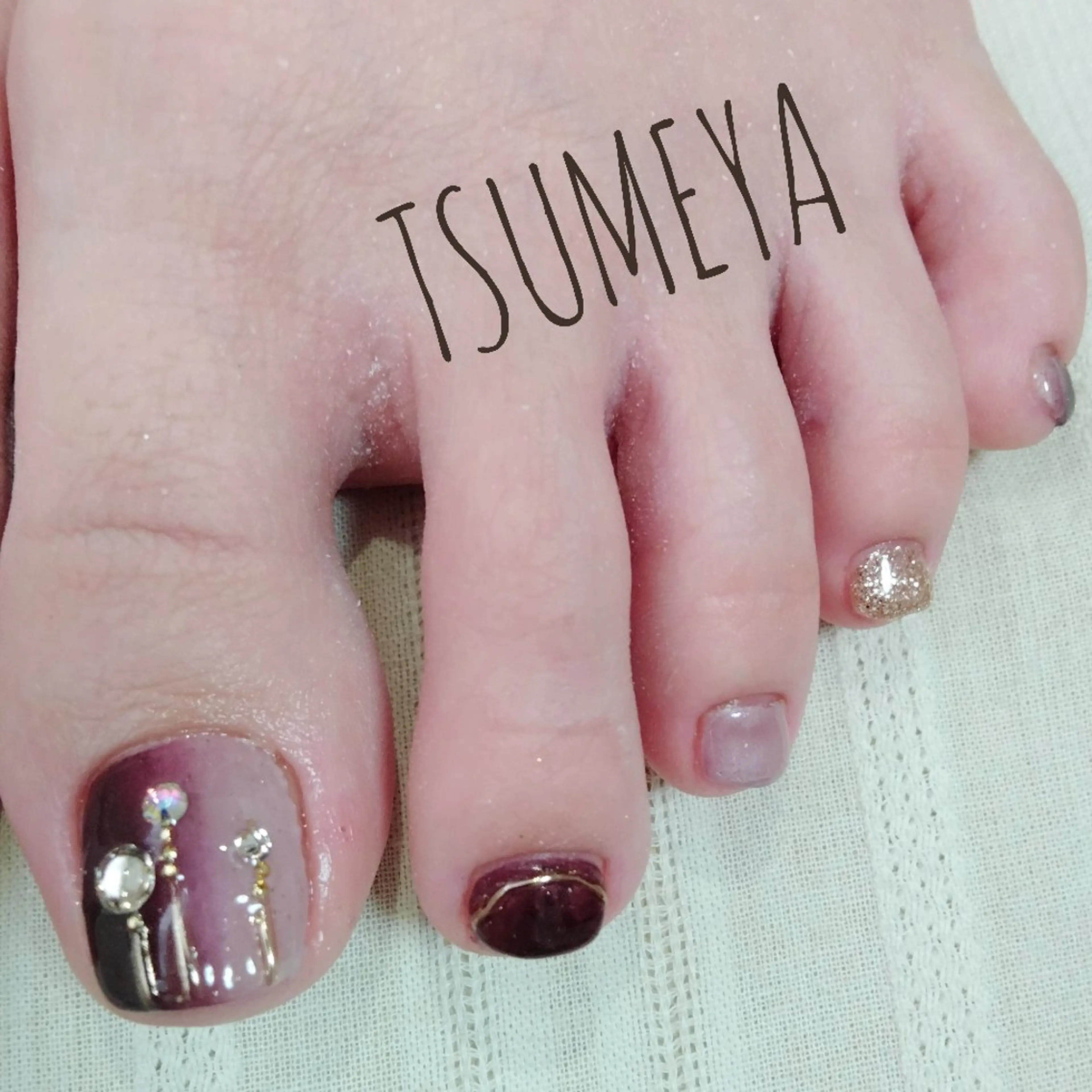 ネイル フットネイル 冬ネイル クリスマス フットネイル _TSUMEYA _のネイルデザイン