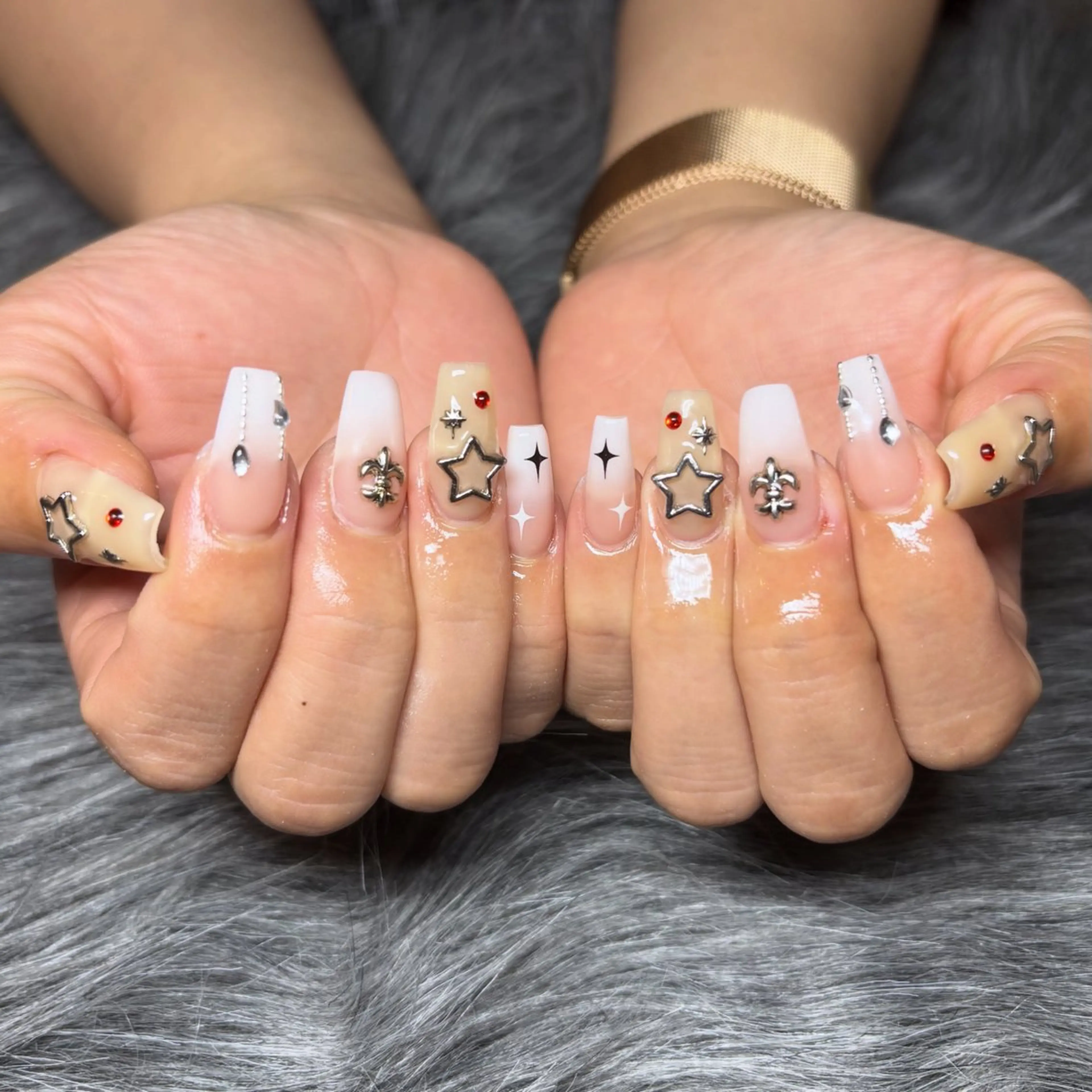 ネイル ハンドネイル 𝑗𝑢𝑛𝑛𝑎 𝑛𝑎𝑖𝑙のネイルデザイン