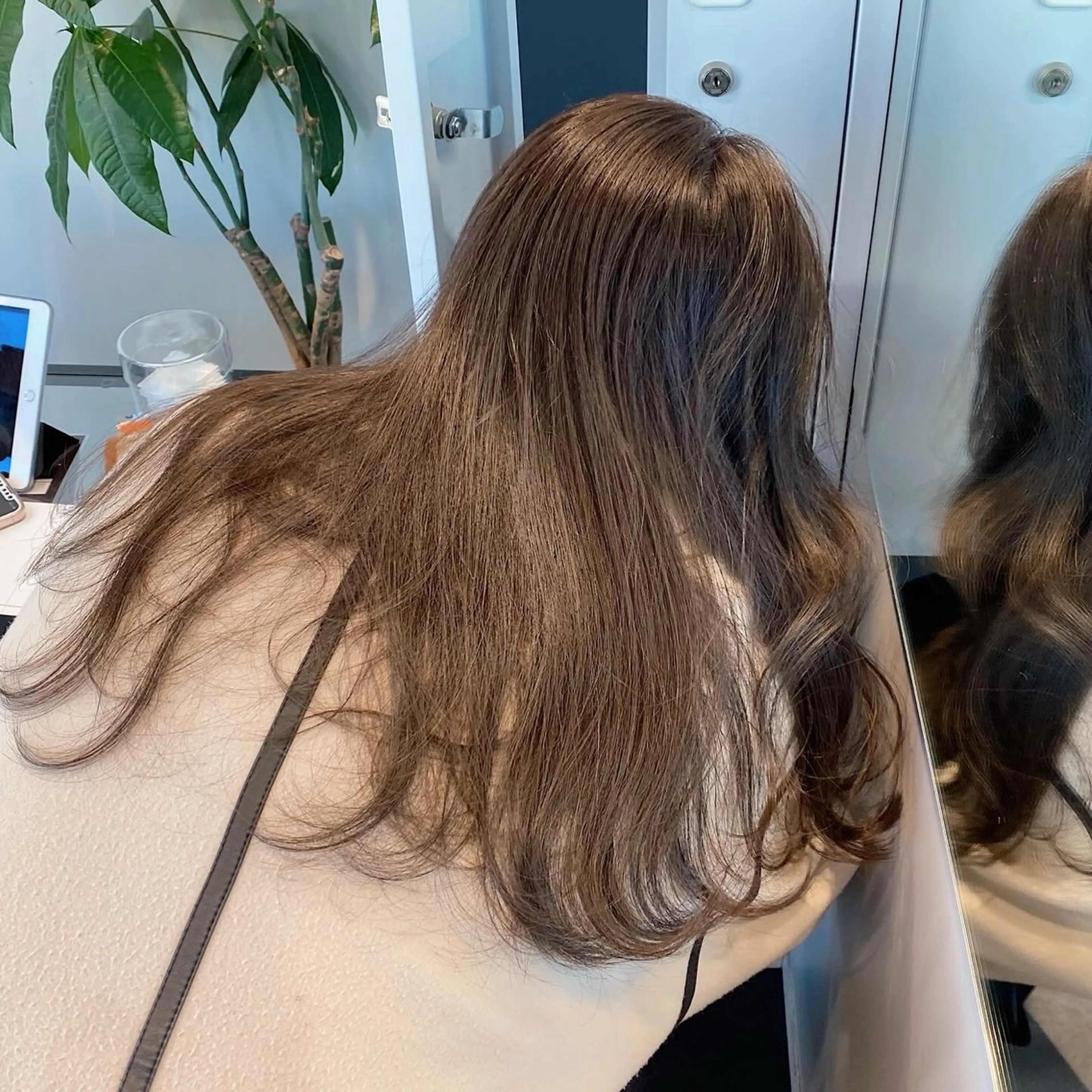 セミロング カラー ベージュカラー ブリーチ 透明感カラー ミルクティーベージュ ブリーチなしカラー ブリーチなしカラー/ 髪質改善/寺門束のヘアスタイル