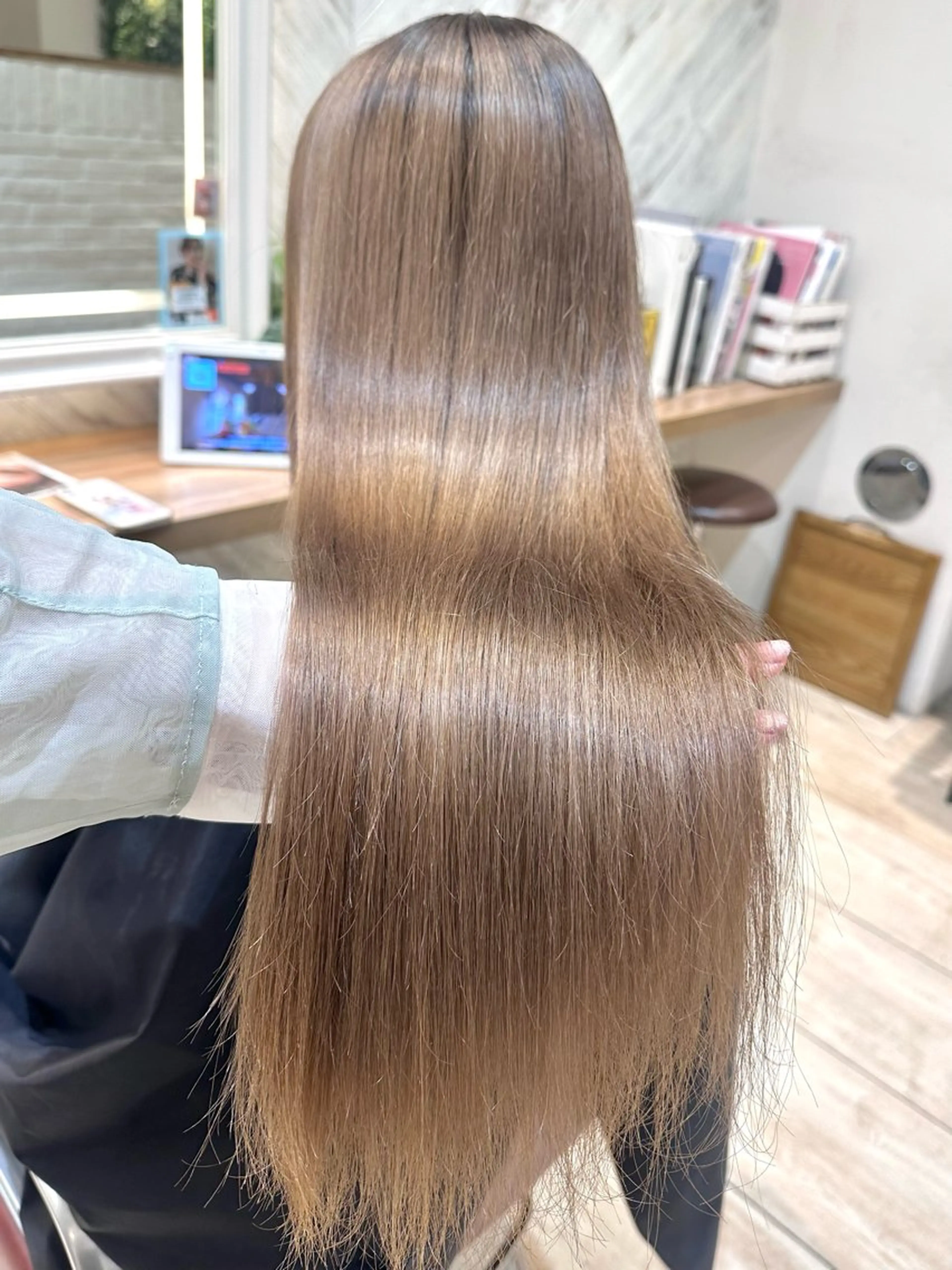 ロング カラー ベージュカラー ミルクティーベージュ ヘアカラー 髪質改善カラー /ヘアメ🎀みさきのヘアスタイル