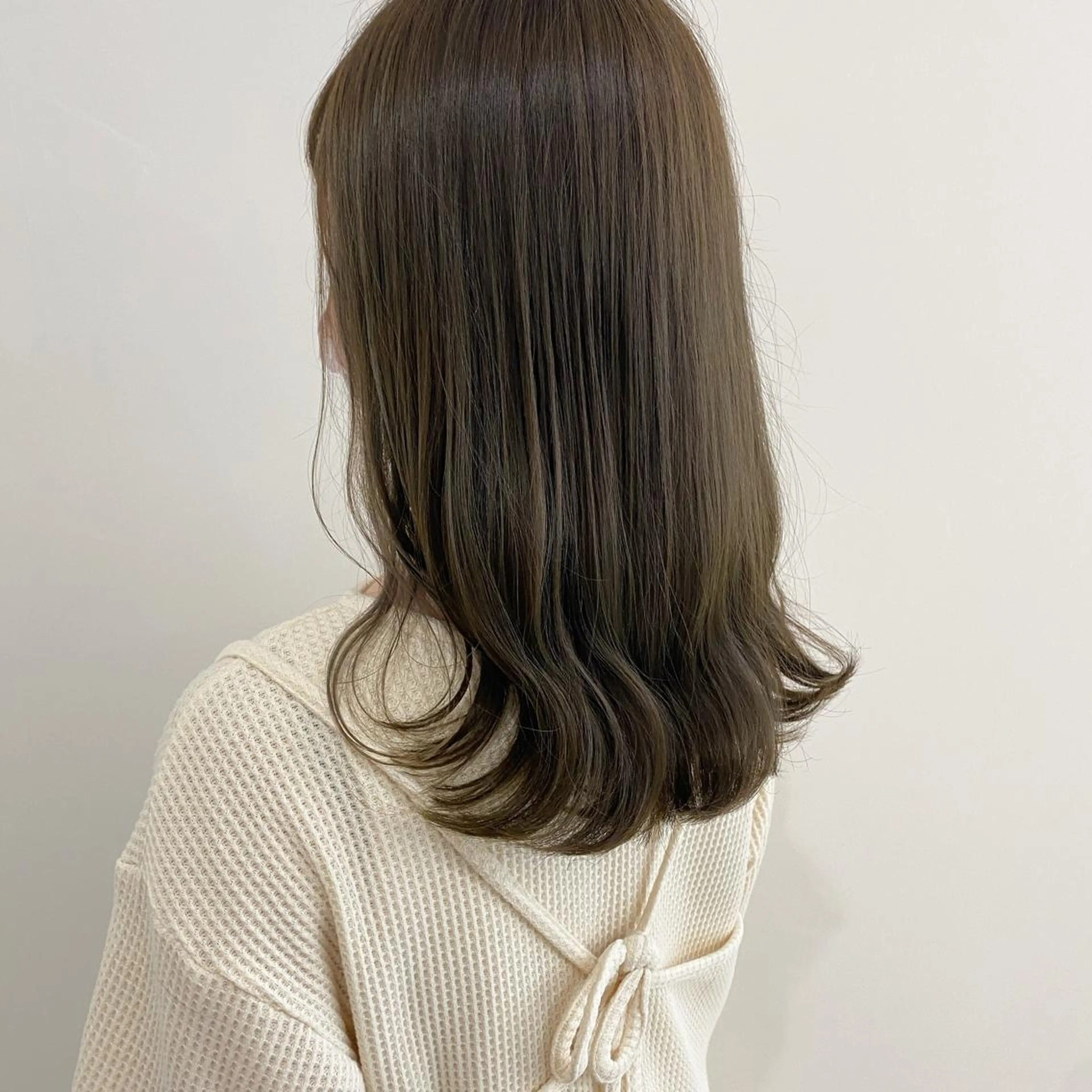 セミロング 川野 彩海のヘアスタイル