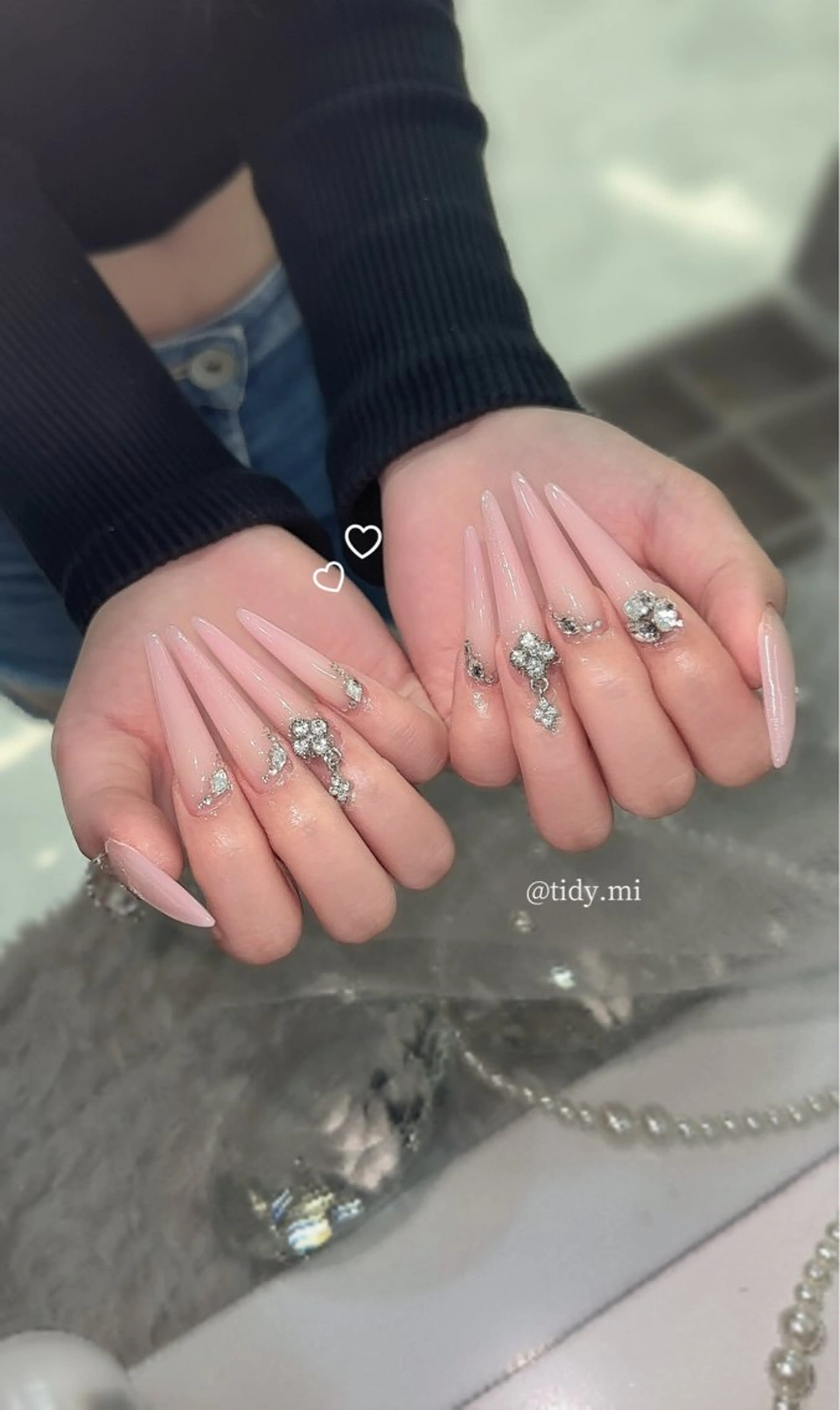 ネイル フットネイル ジェルネイル キラキラネイル 韓国ネイル マグネットネイル ハンドネイル TIDY .のネイルデザイン