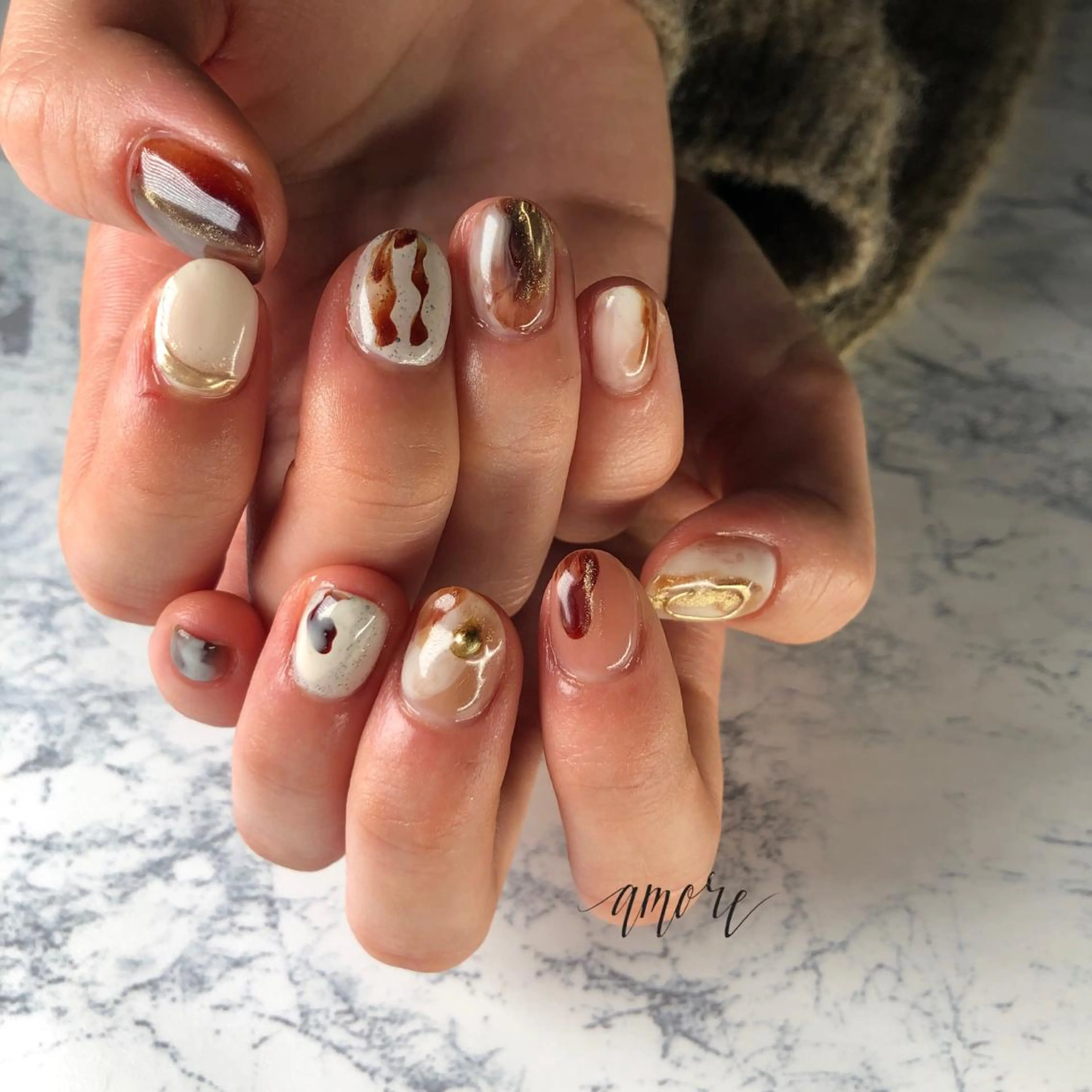 ネイル ジェルネイル 氷ネイル・うるうるネイル マグネットネイル ミラーネイル ニュアンスネイル ハンドネイル ハンドケア You kyehwaのネイルデザイン