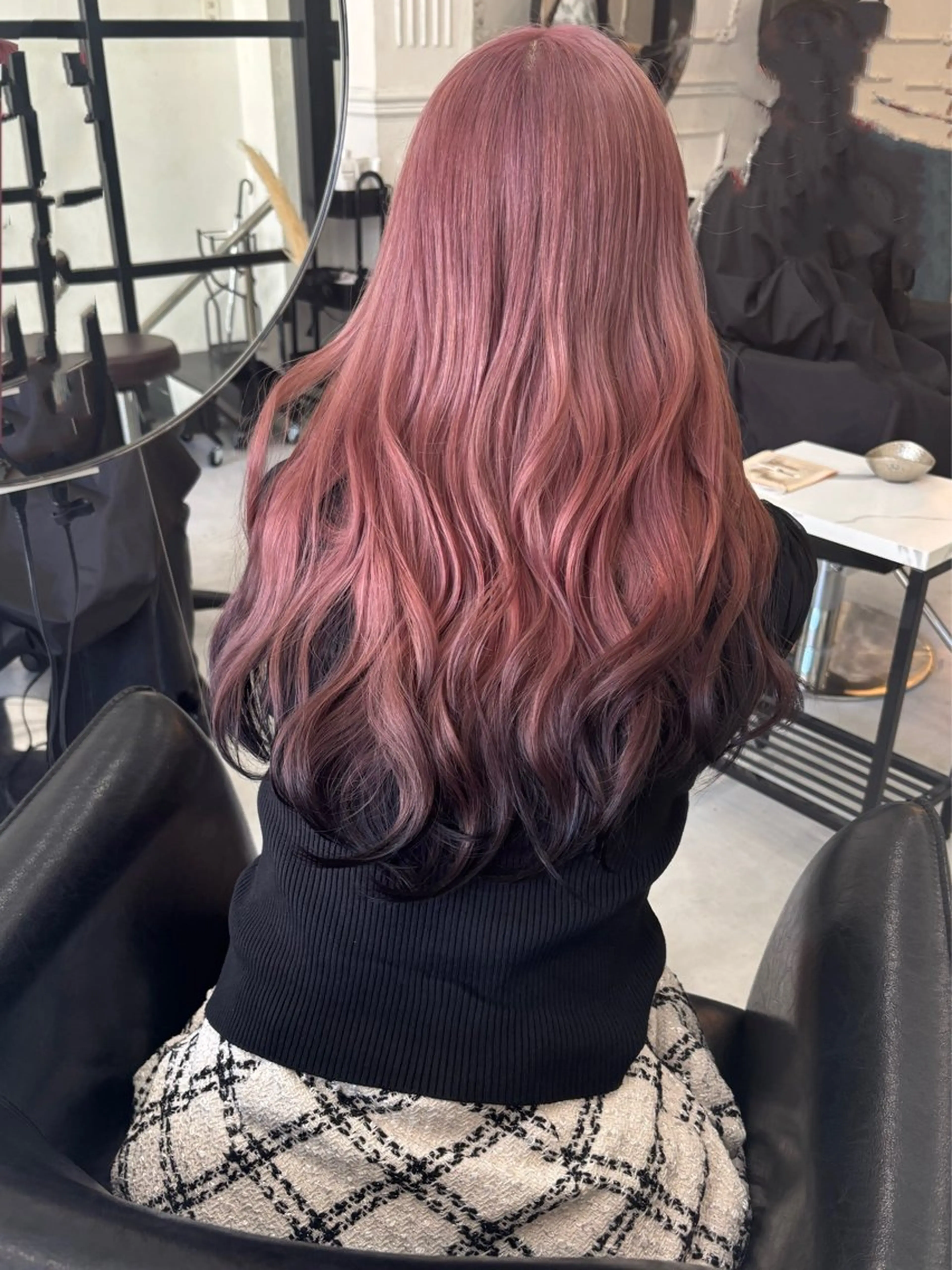 ロング ヘアカラー MaisonHALU さくらのヘアスタイル